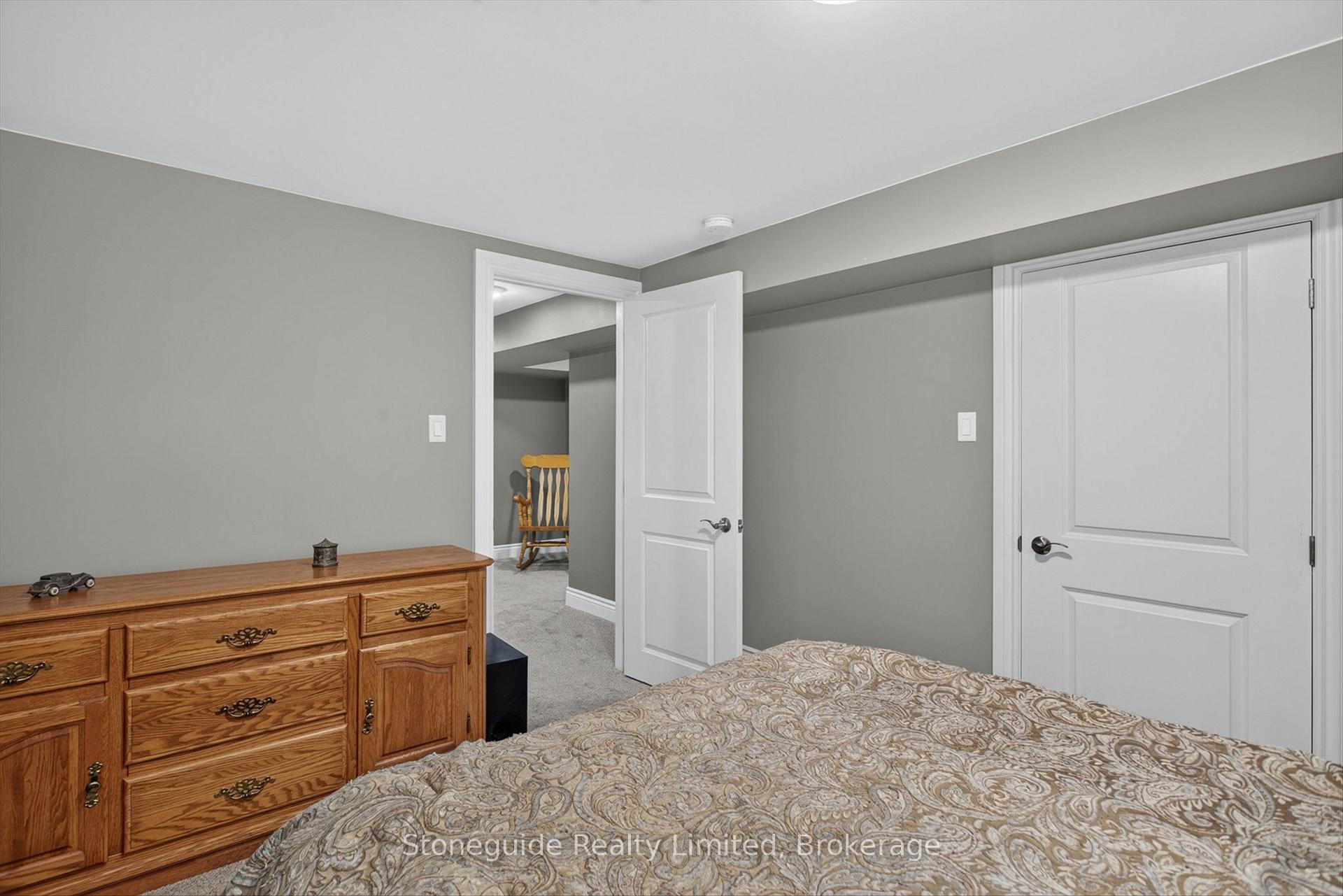 Photo 38 of 702 Walkerfield Avenue, Peterborough, Town Ward 3 — HOMEH