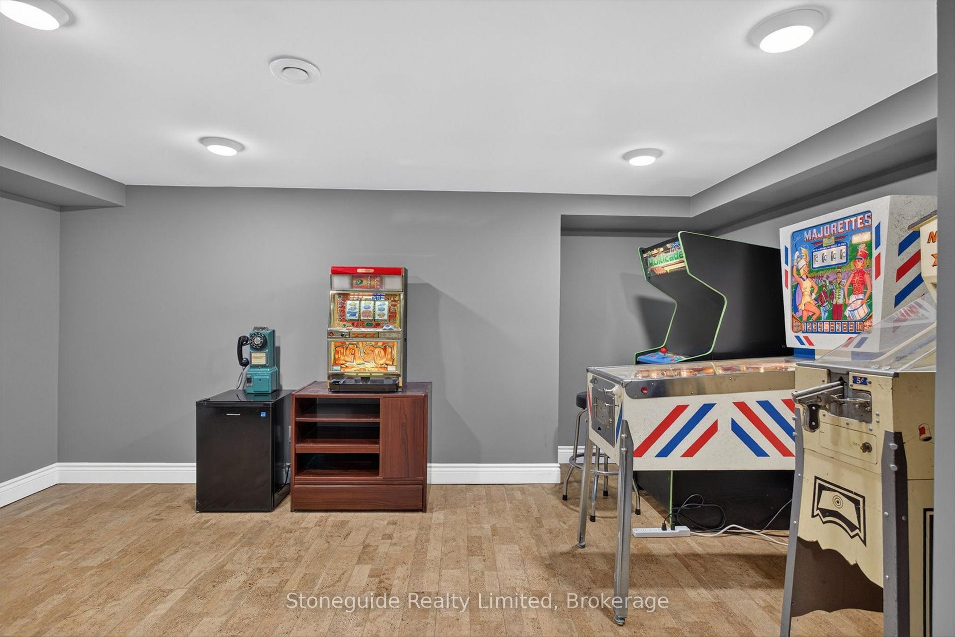 Photo 39 of 702 Walkerfield Avenue, Peterborough, Town Ward 3 — HOMEH