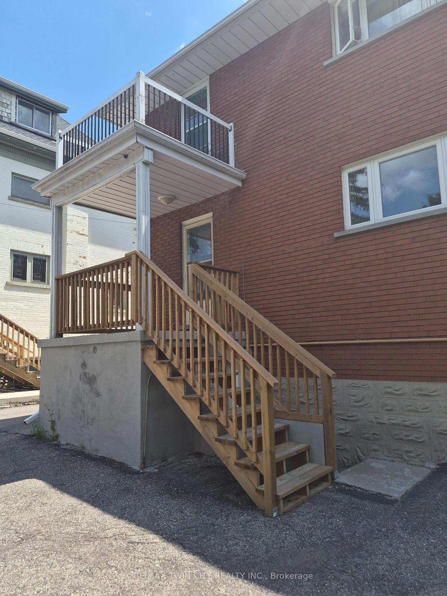 Photo 3 of Unit 1, 132 Allen Street E, Waterloo, Uptown Waterloo/North Ward — HOMEH