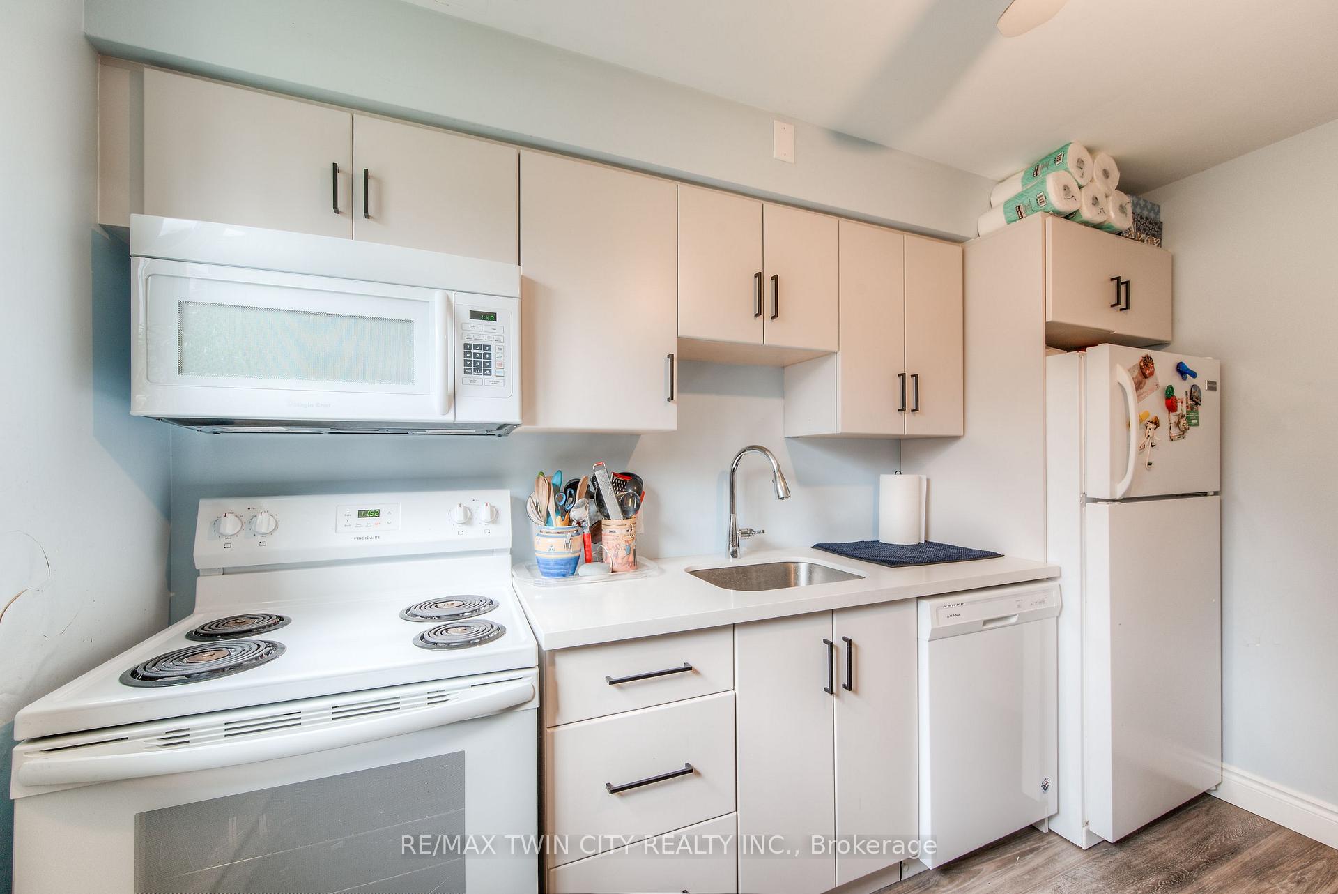 Photo 7 of Unit 1, 132 Allen Street E, Waterloo, Uptown Waterloo/North Ward — HOMEH