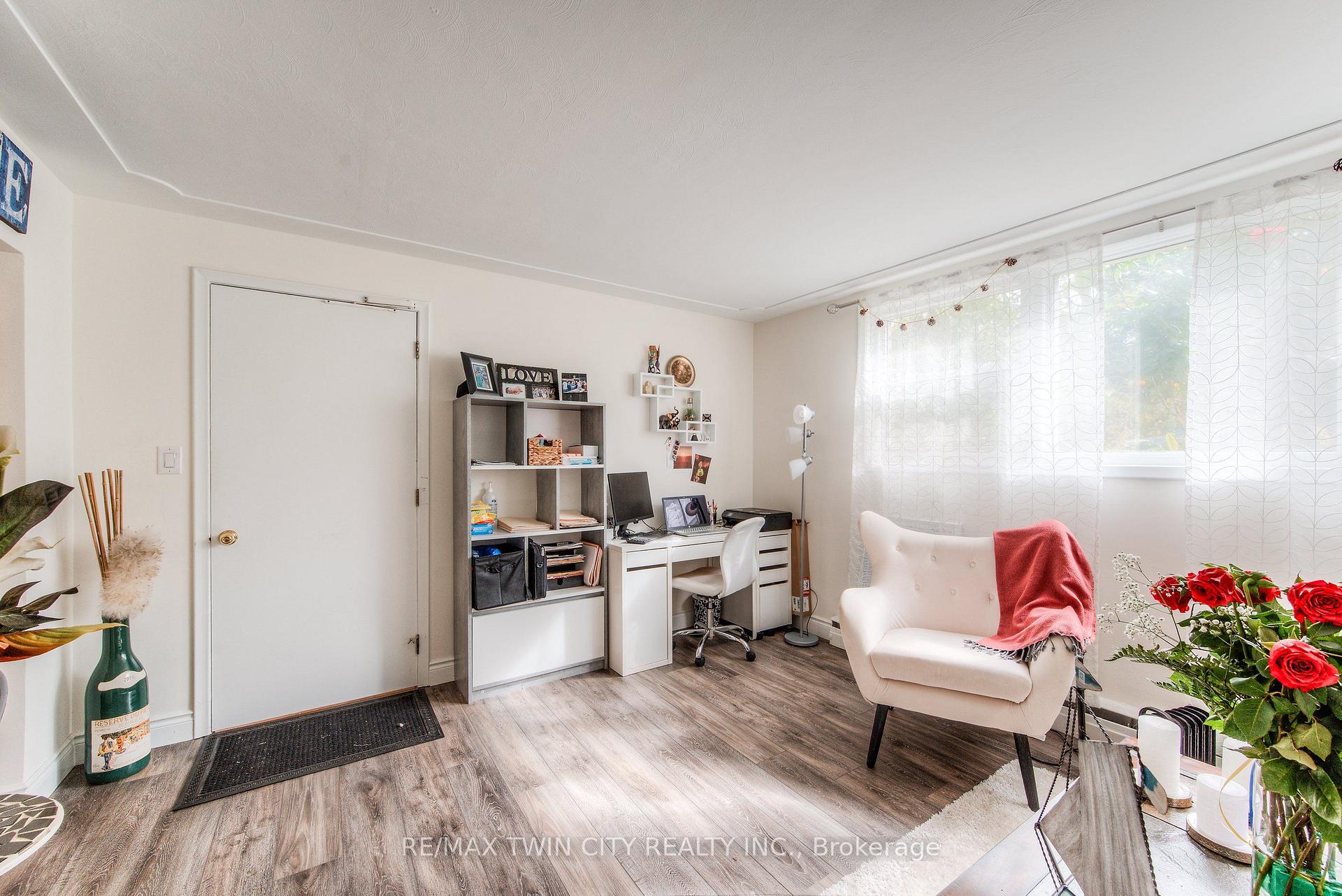 Photo 11 of Unit 1, 132 Allen Street E, Waterloo, Uptown Waterloo/North Ward — HOMEH