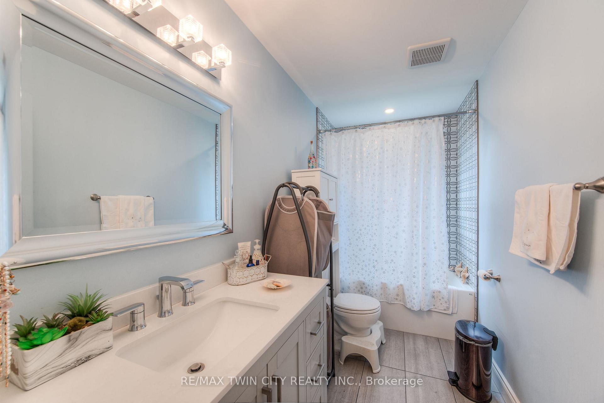 Photo 16 of Unit 1, 132 Allen Street E, Waterloo, Uptown Waterloo/North Ward — HOMEH