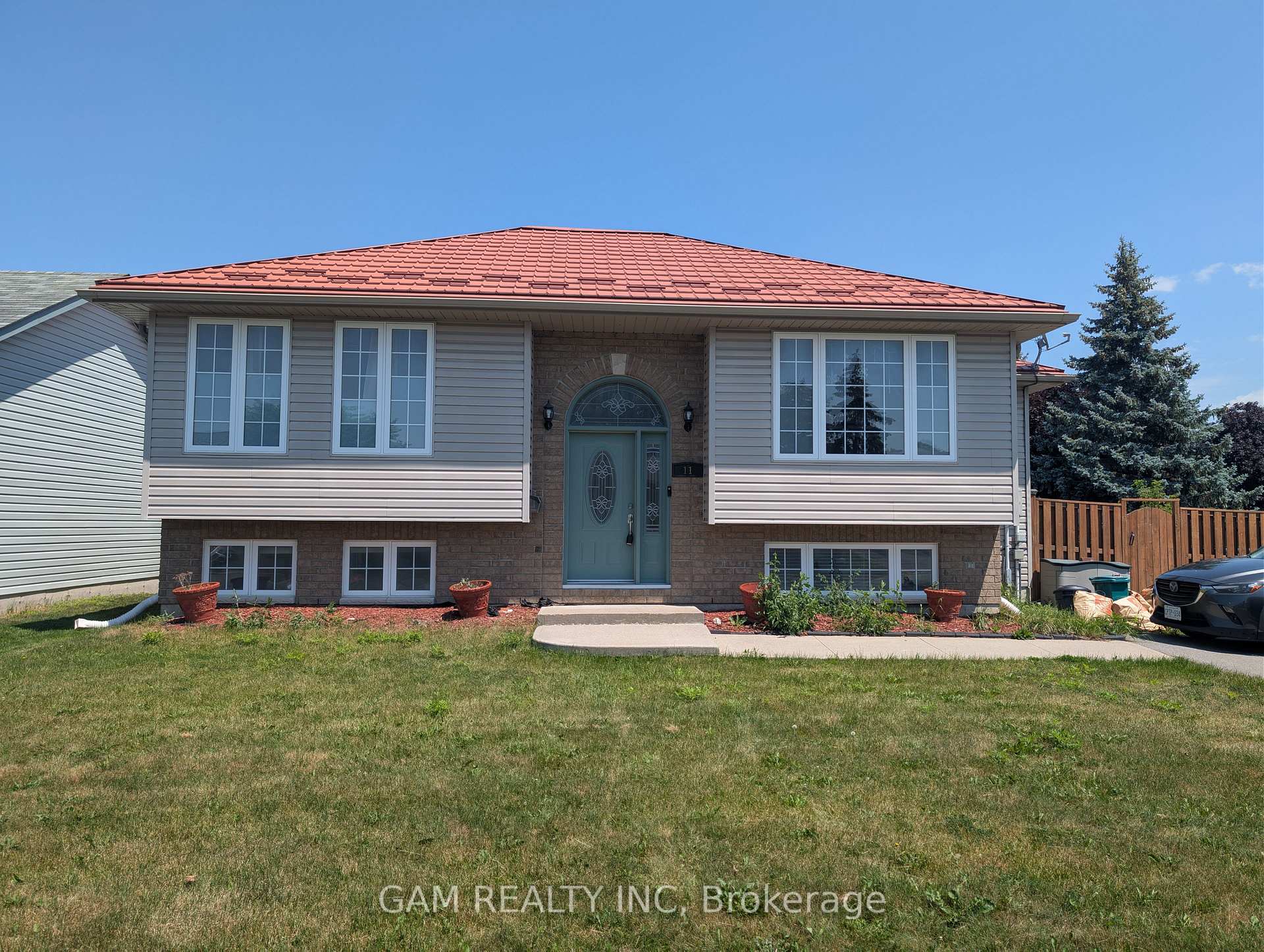 Photo 1 of Unit Upper level, 11 Jason Crescent, Quinte West, Trenton Ward — HOMEH