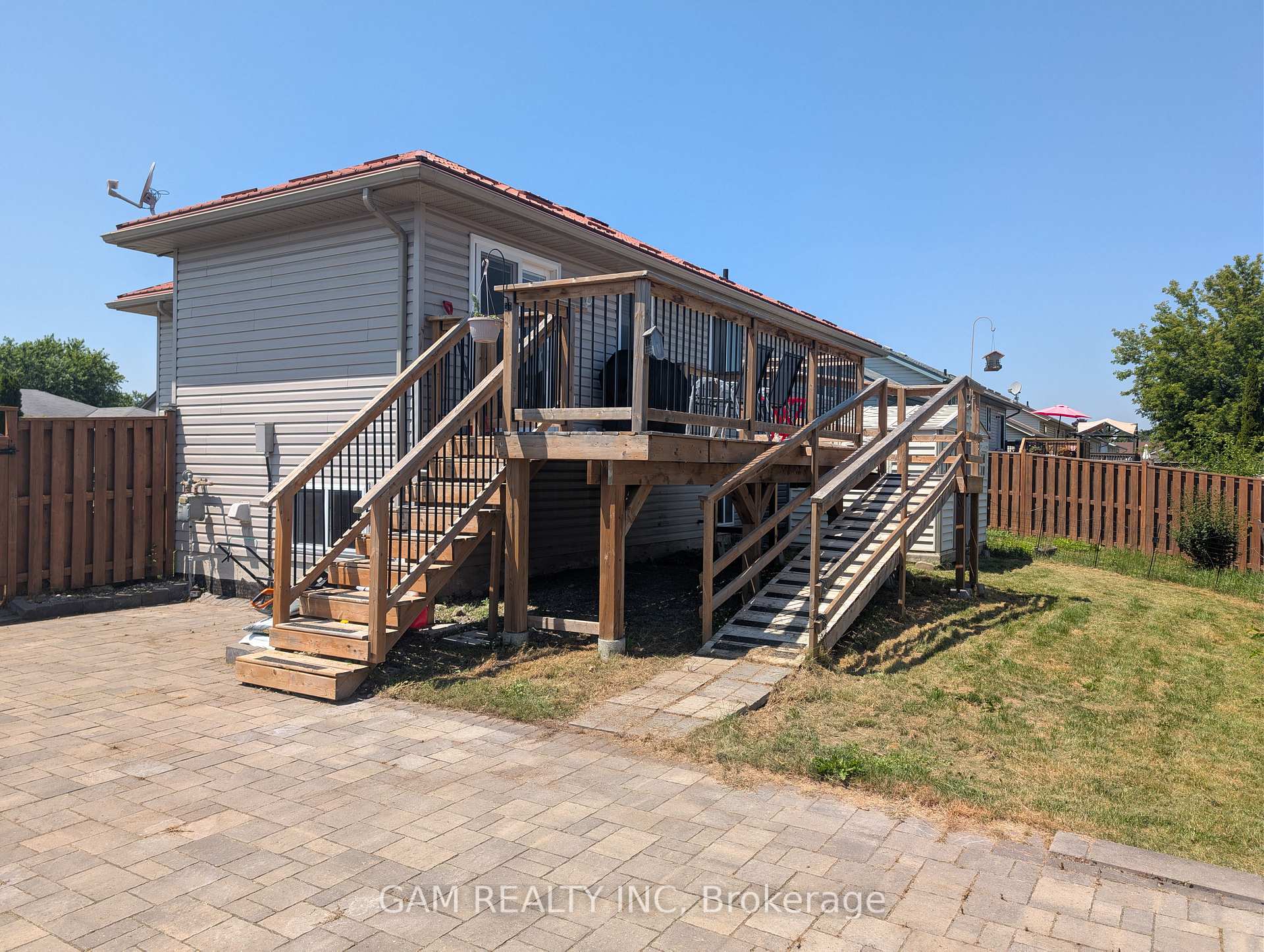 Photo 5 of Unit Upper level, 11 Jason Crescent, Quinte West, Trenton Ward — HOMEH