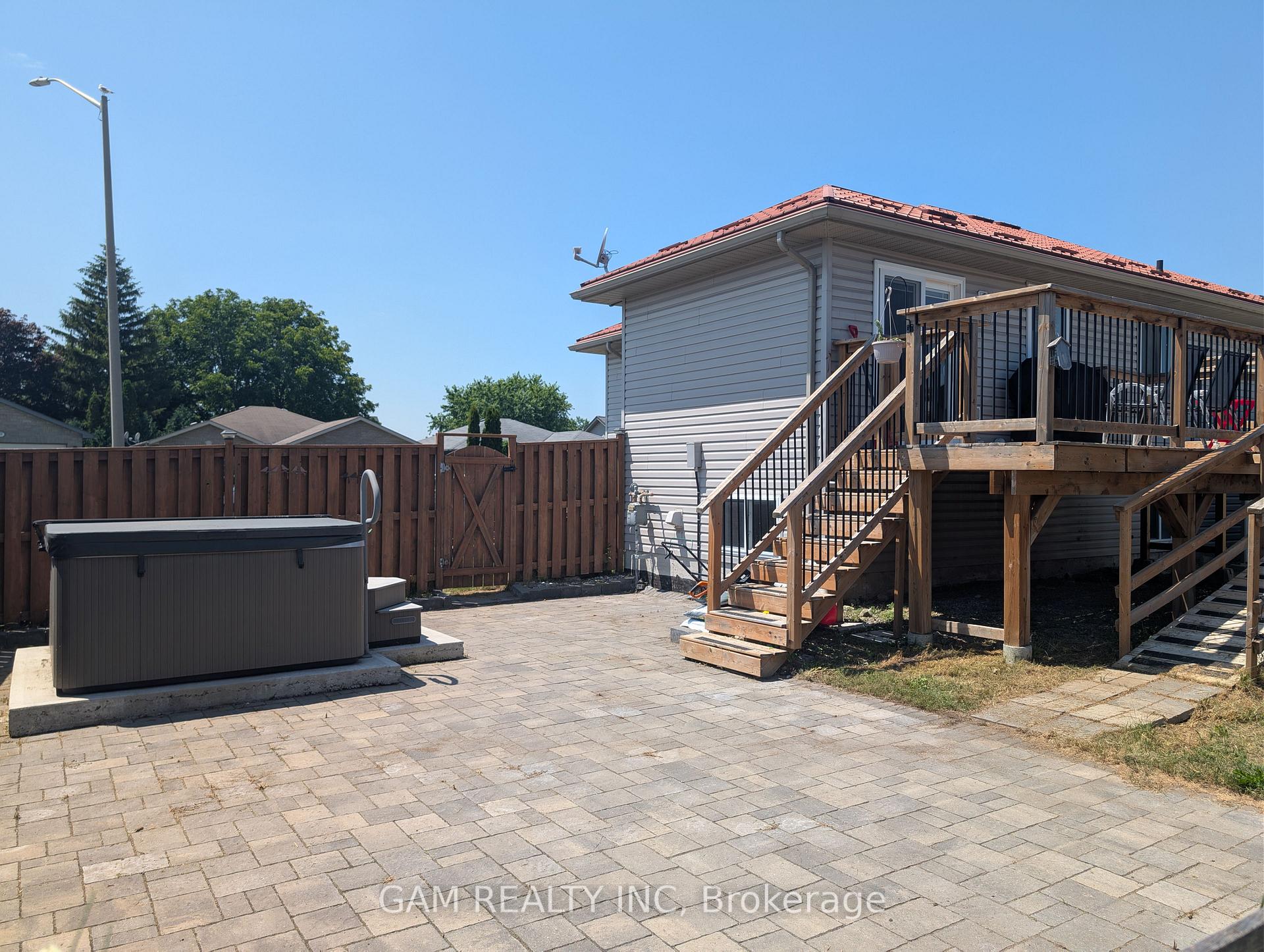 Photo 7 of Unit Upper level, 11 Jason Crescent, Quinte West, Trenton Ward — HOMEH