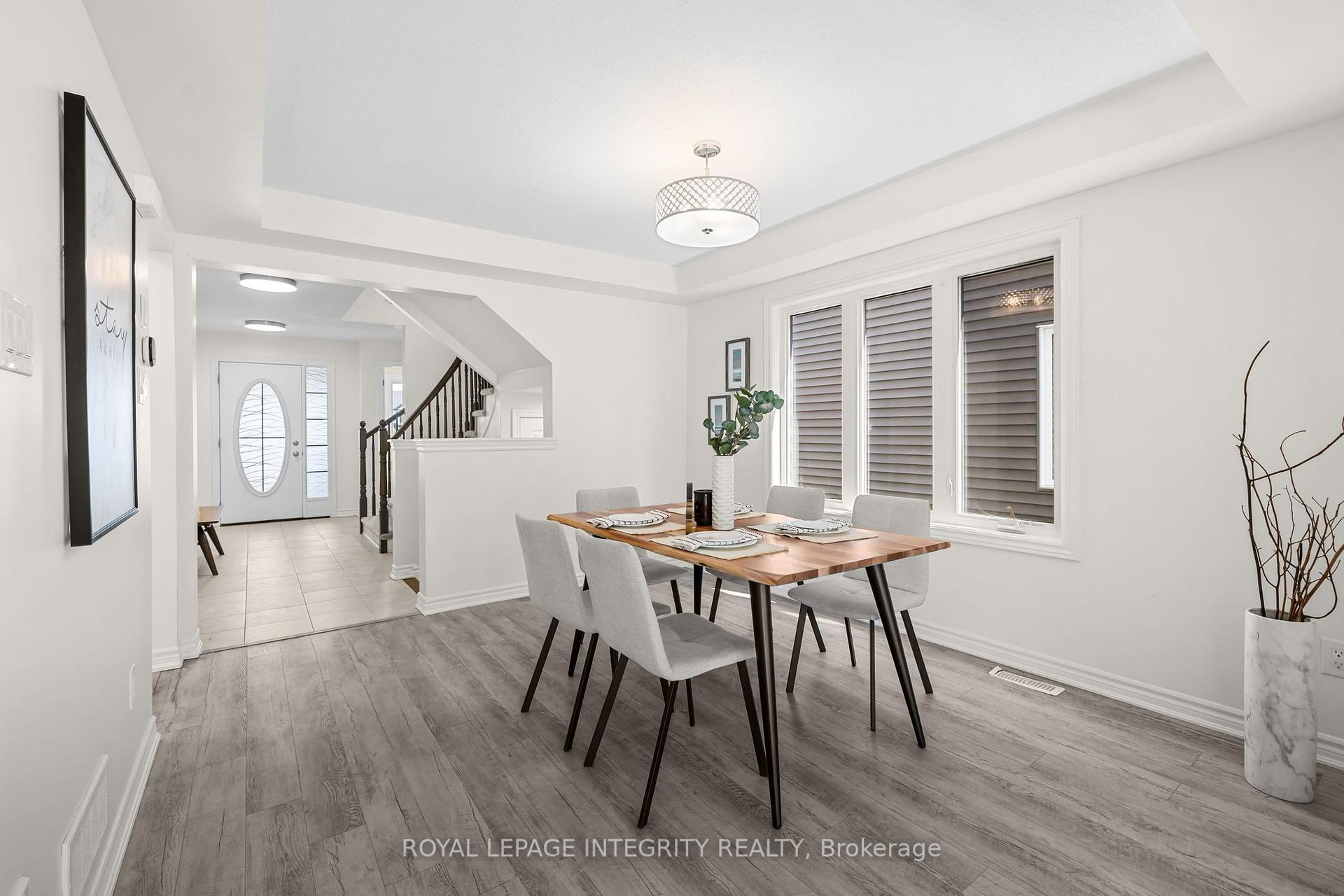 Photo 5 of 1002 Laburnum Walk, Ottawa, Kanata - Emerald Meadows/Trailwest — HOMEH