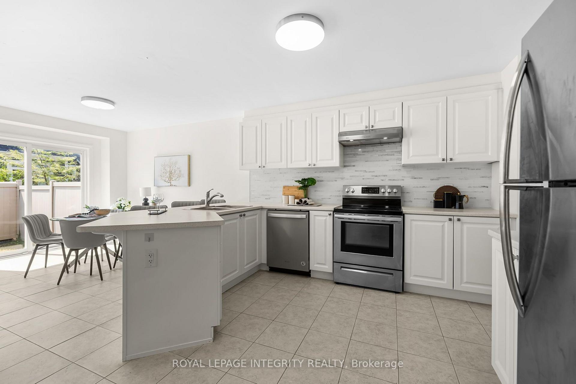 Photo 17 of 1002 Laburnum Walk, Ottawa, Kanata - Emerald Meadows/Trailwest — HOMEH
