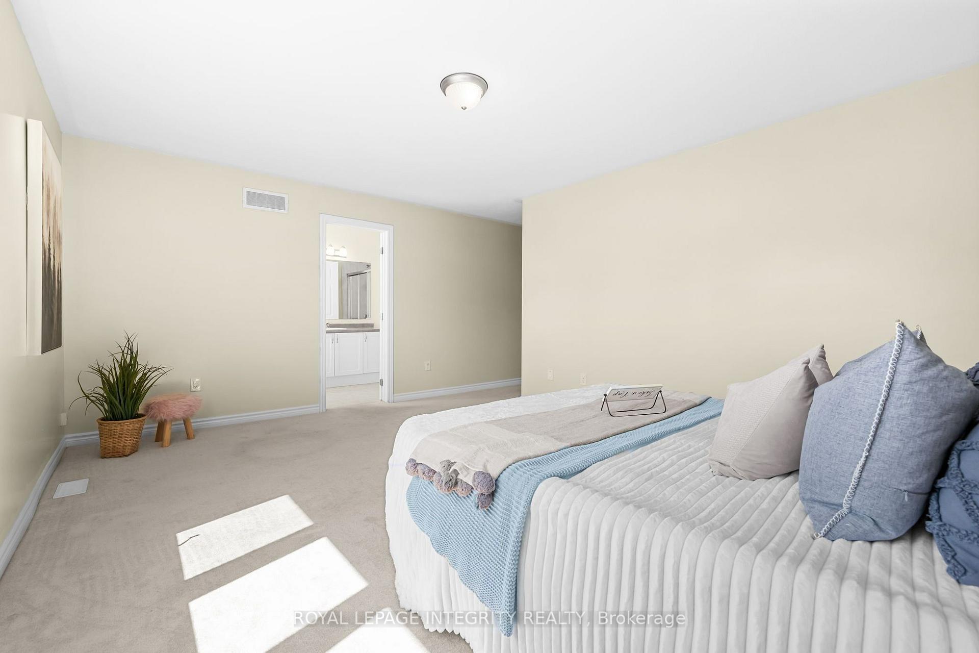 Photo 21 of 1002 Laburnum Walk, Ottawa, Kanata - Emerald Meadows/Trailwest — HOMEH