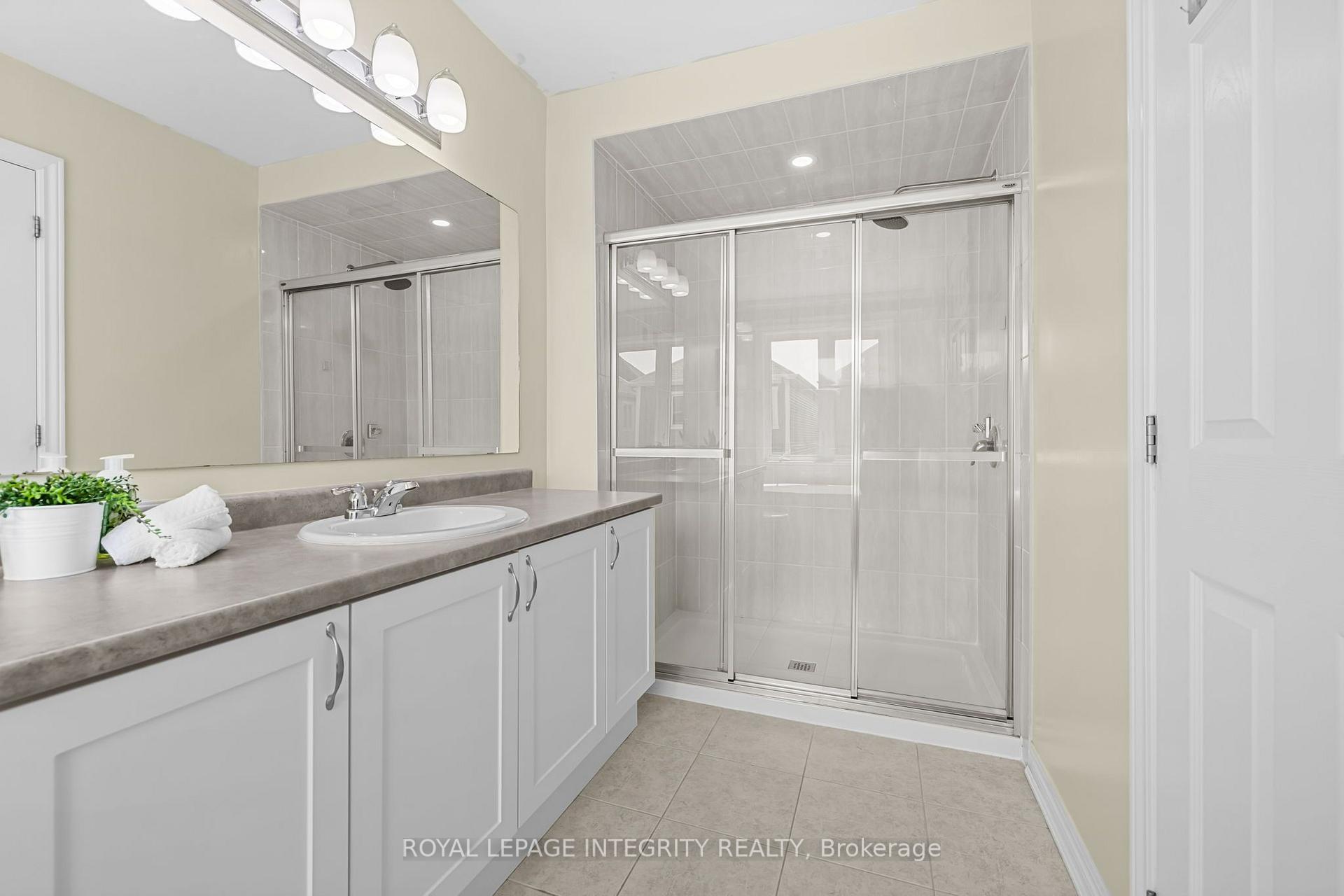 Photo 22 of 1002 Laburnum Walk, Ottawa, Kanata - Emerald Meadows/Trailwest — HOMEH