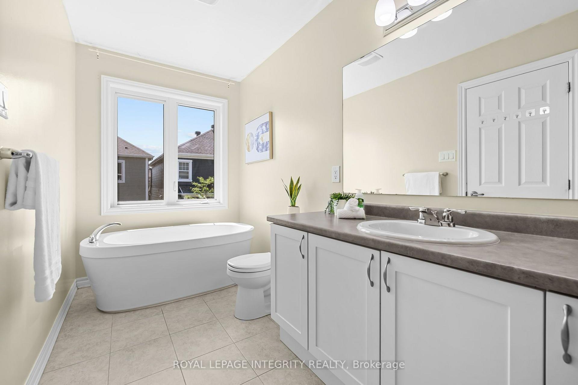 Photo 23 of 1002 Laburnum Walk, Ottawa, Kanata - Emerald Meadows/Trailwest — HOMEH