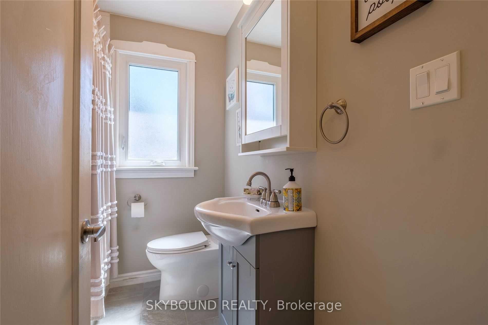Photo 11 of 28 East 39th Street, Hamilton, Raleigh — HOMEH