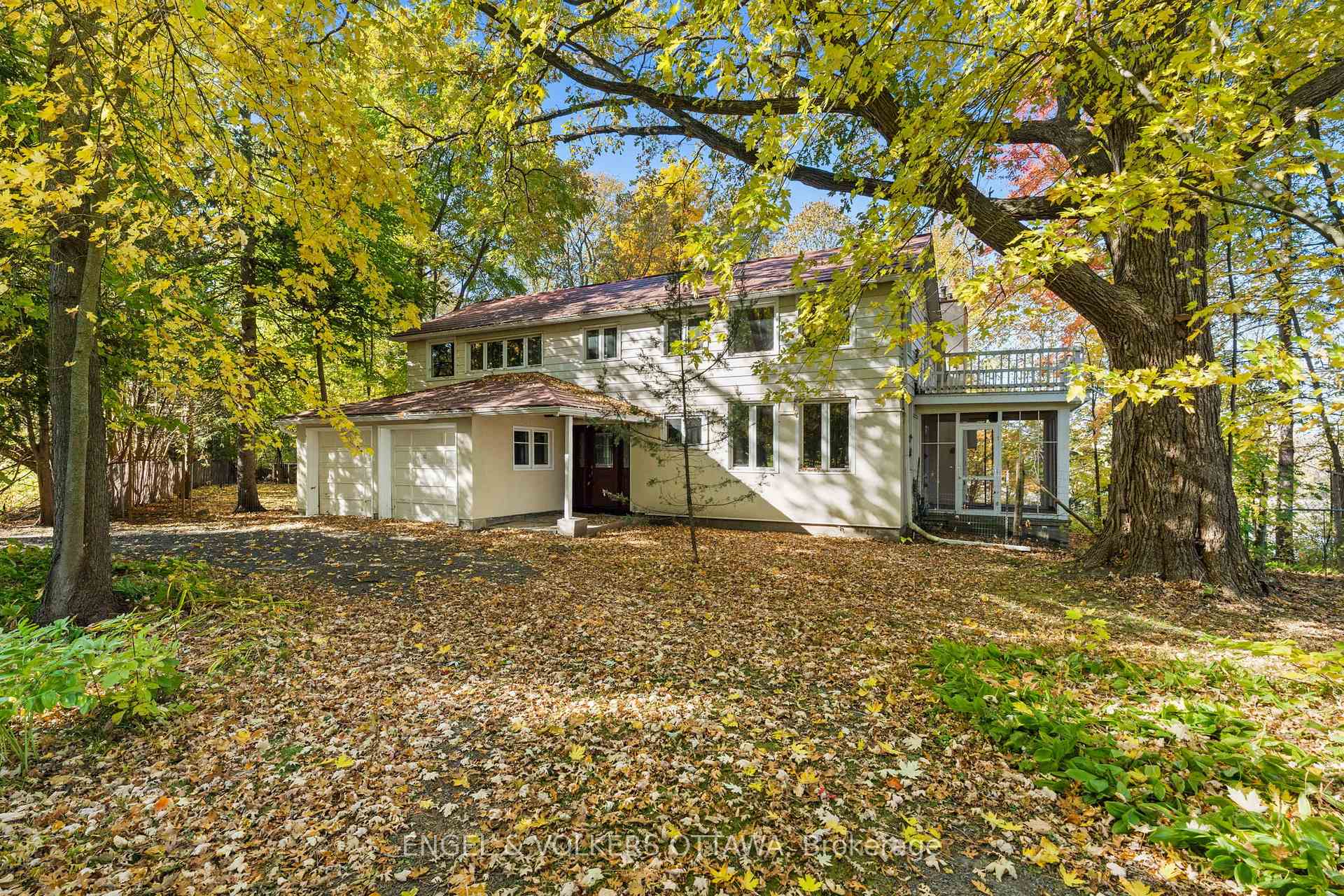 Front of 32 Ryeburn Drive