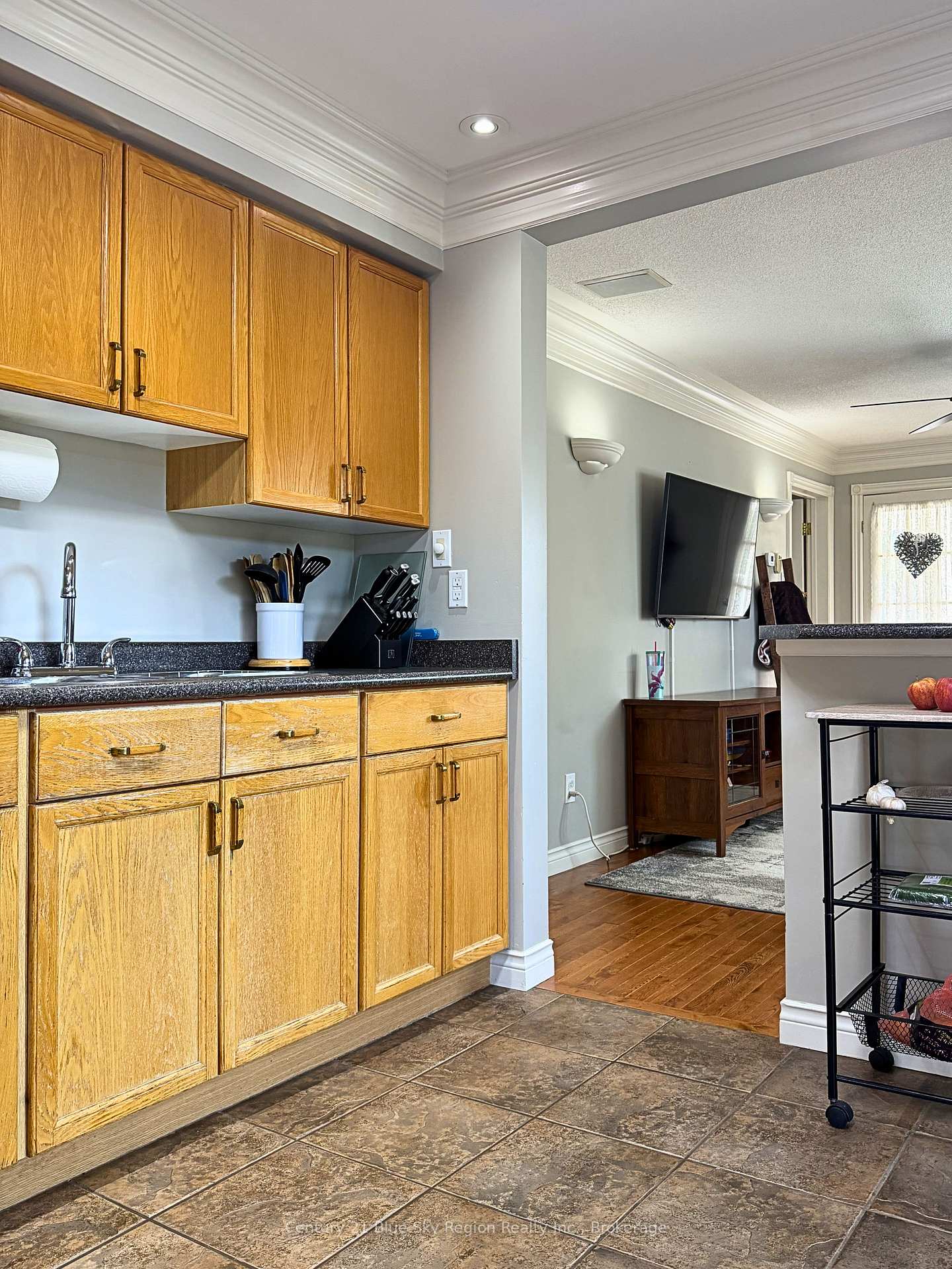 Photo 6 of 459 Hardy Street, North Bay, Central — HOMEH
