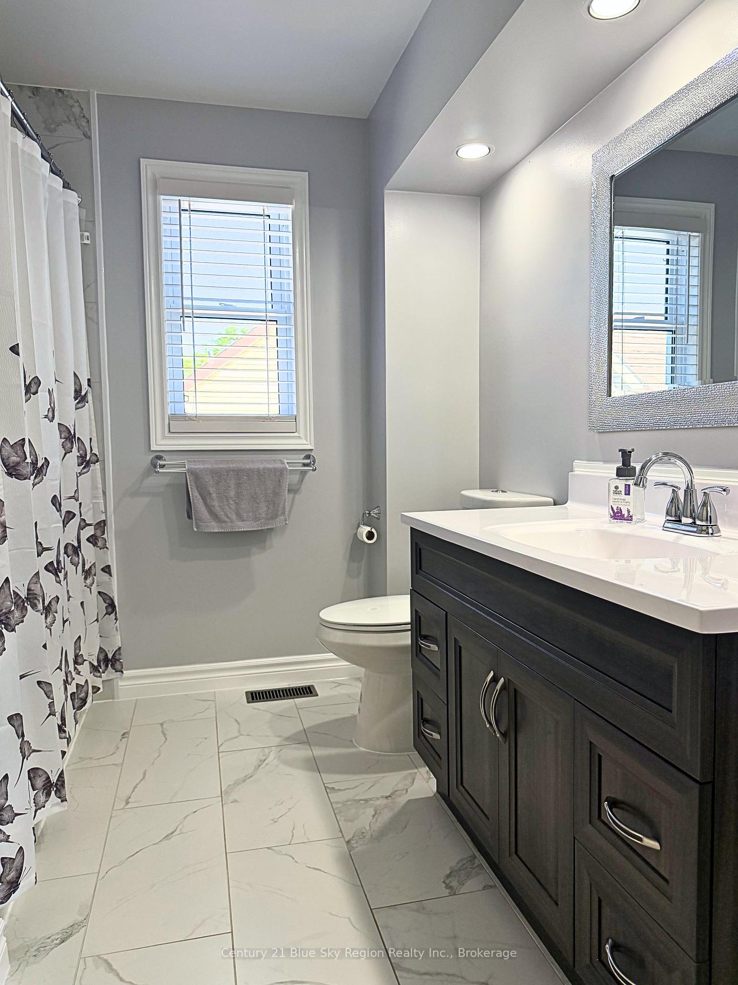 Photo 11 of 459 Hardy Street, North Bay, Central — HOMEH