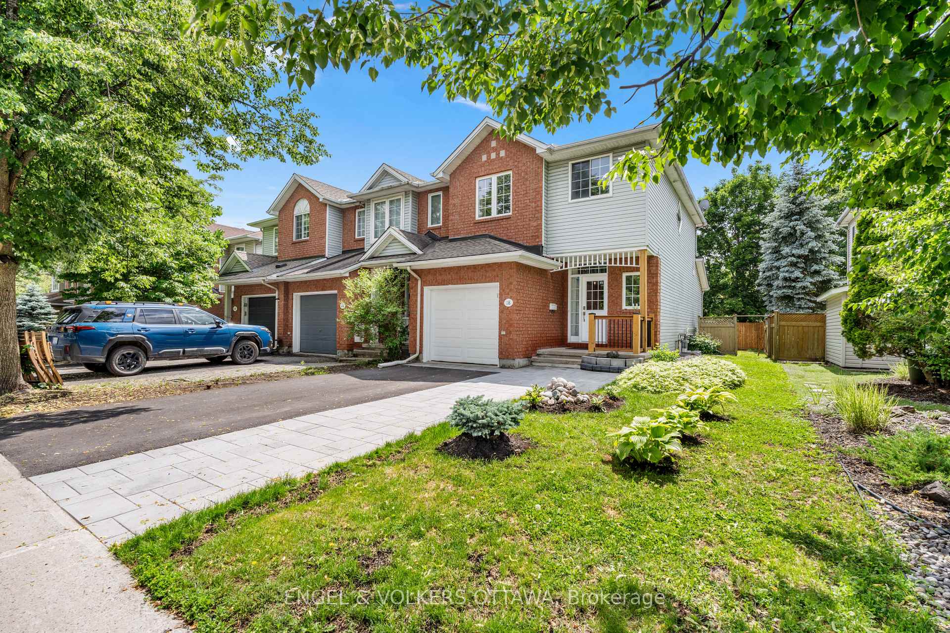 Photo 4 of 18 Cambray Lane, Ottawa, Kanata - Beaverbrook — HOMEH