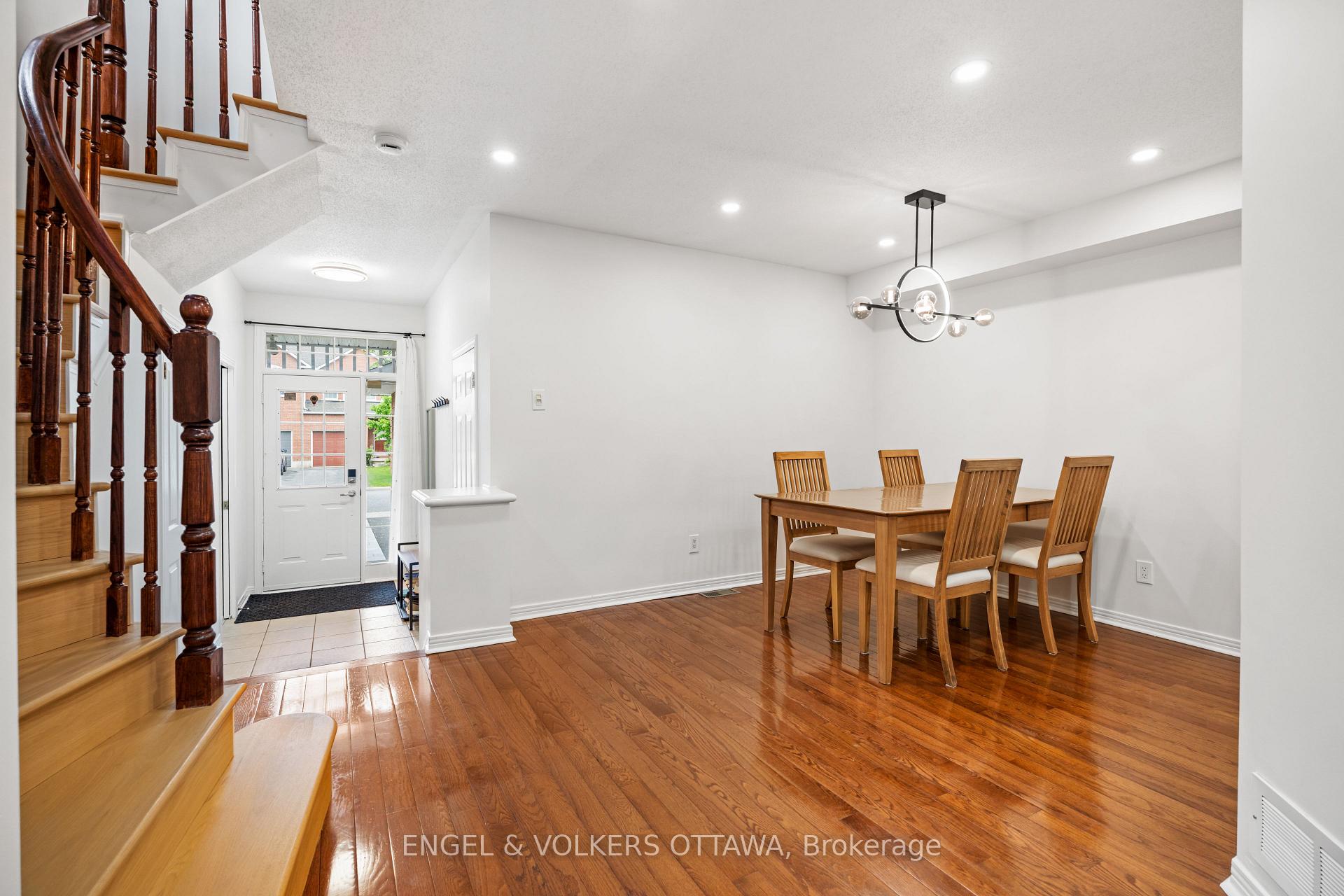 Photo 8 of 18 Cambray Lane, Ottawa, Kanata - Beaverbrook — HOMEH
