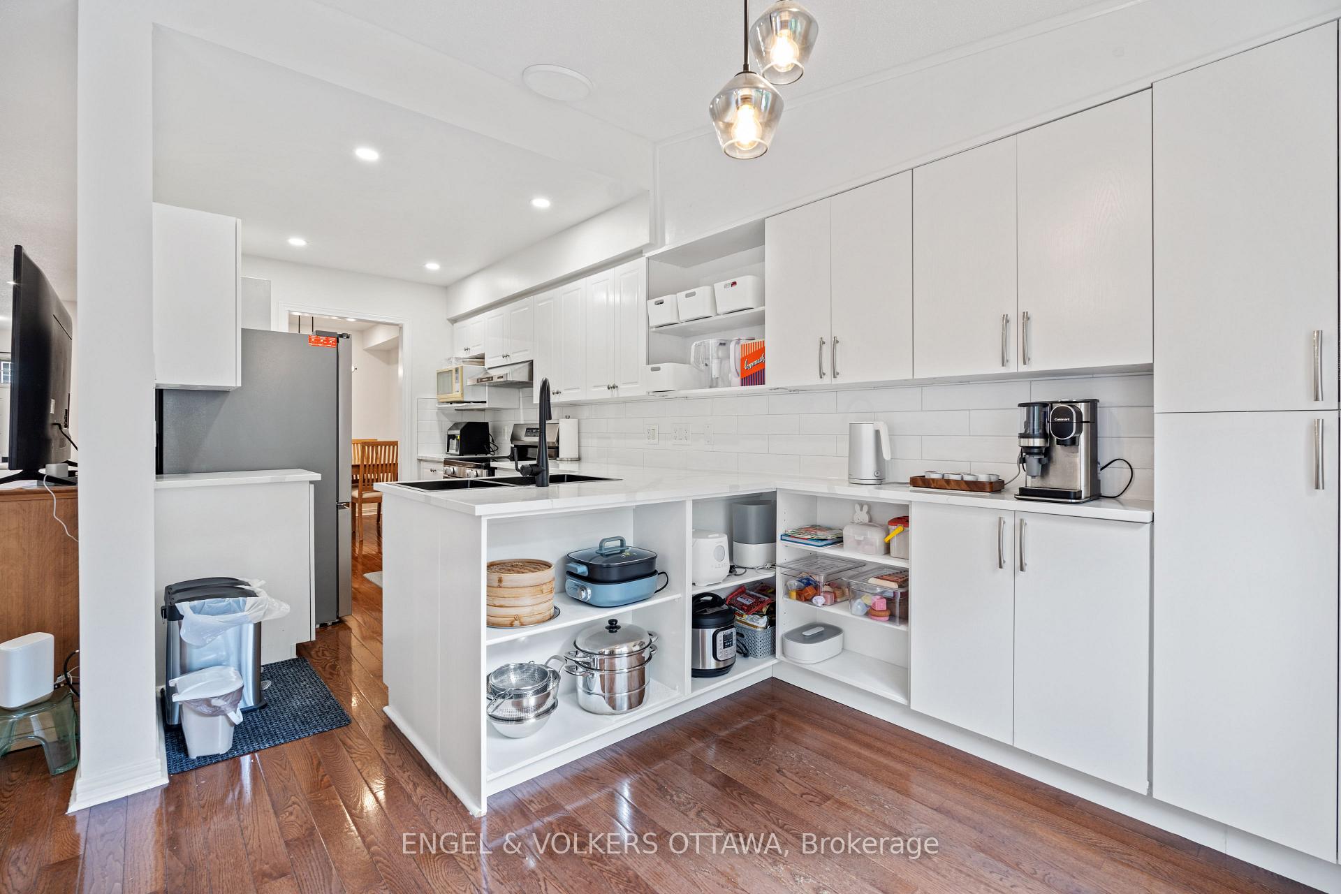 Photo 16 of 18 Cambray Lane, Ottawa, Kanata - Beaverbrook — HOMEH