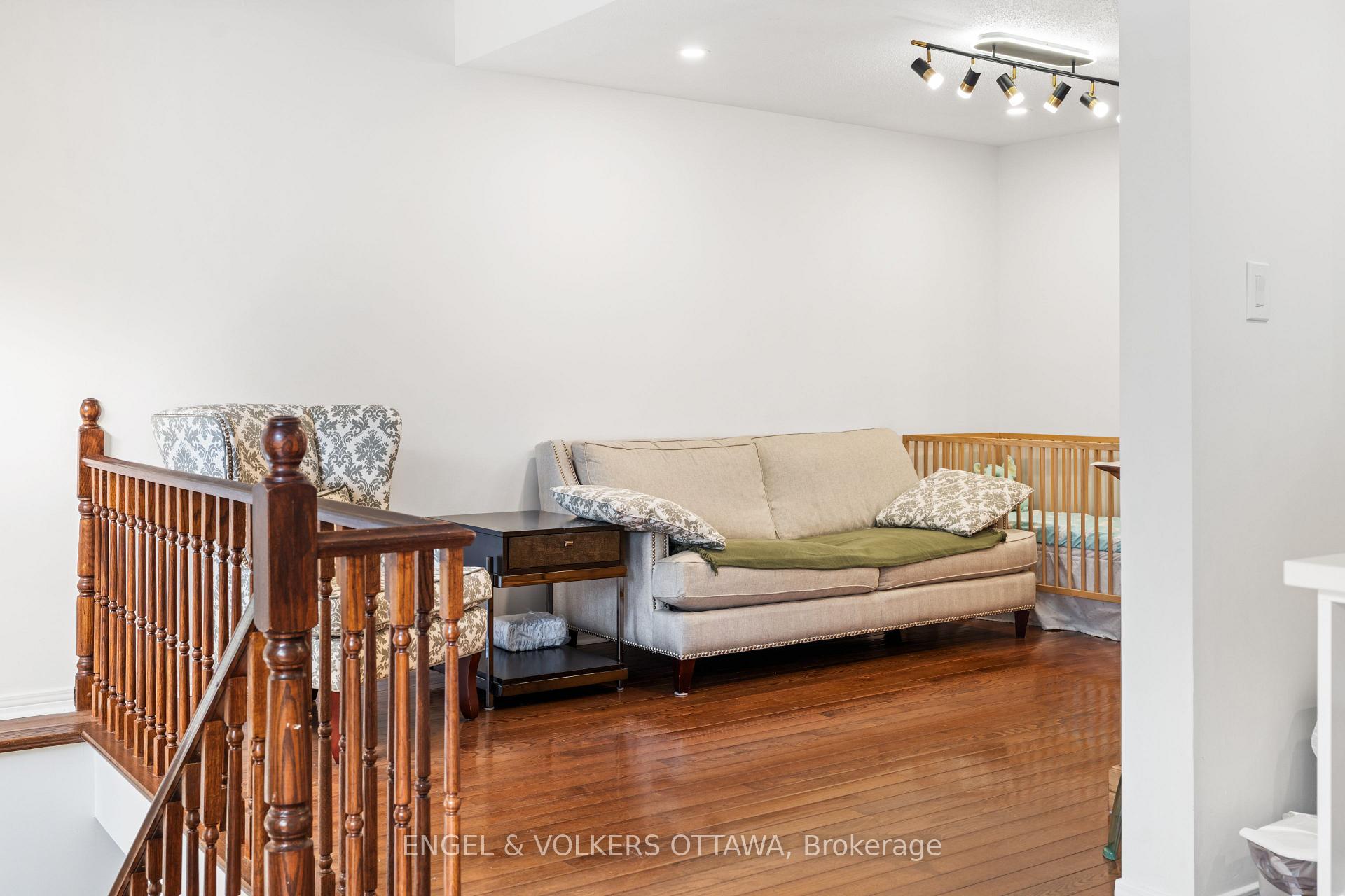 Photo 17 of 18 Cambray Lane, Ottawa, Kanata - Beaverbrook — HOMEH