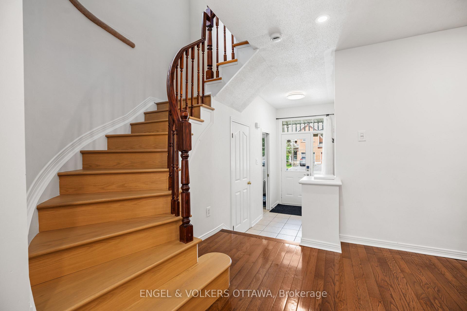 Photo 19 of 18 Cambray Lane, Ottawa, Kanata - Beaverbrook — HOMEH