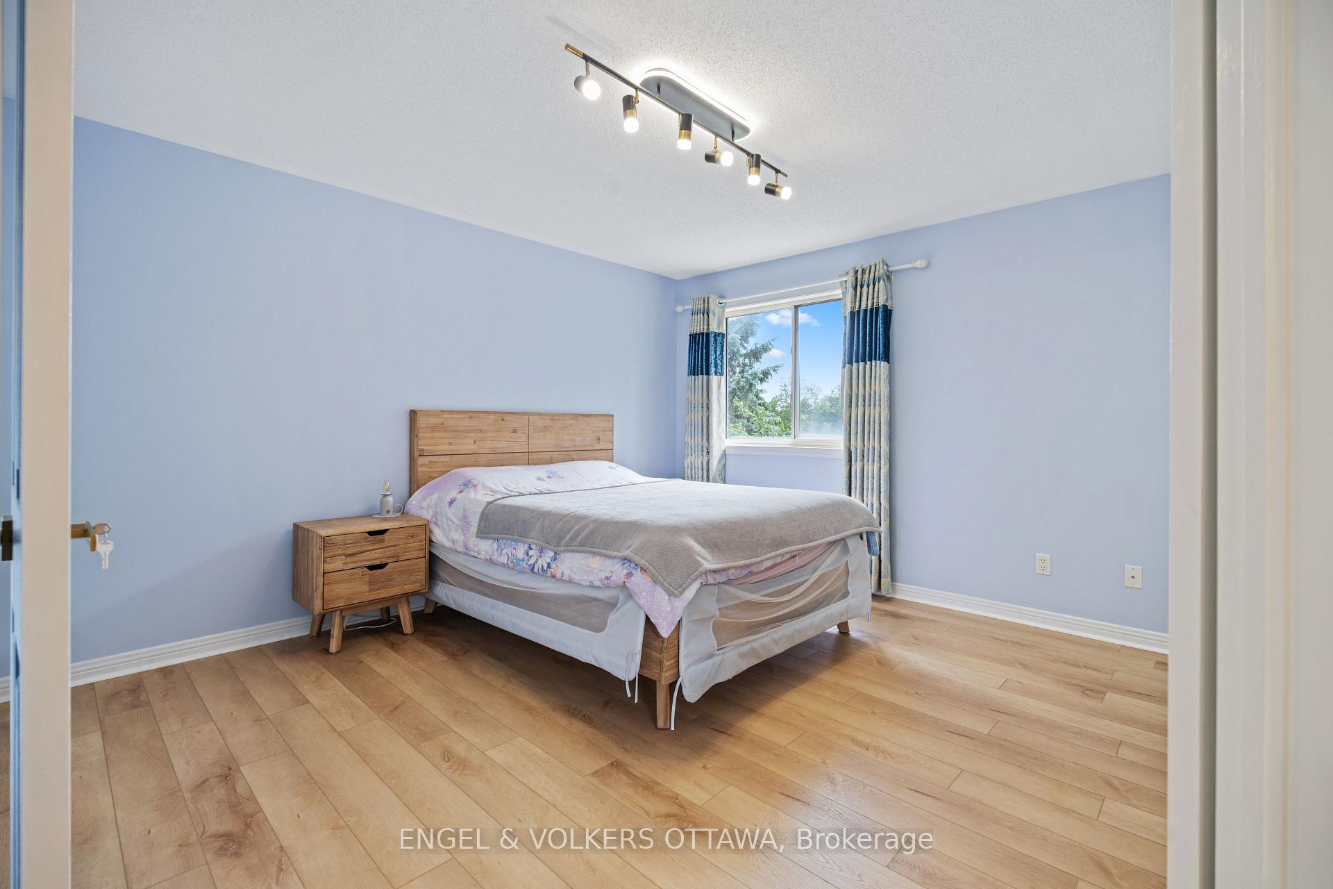 Photo 23 of 18 Cambray Lane, Ottawa, Kanata - Beaverbrook — HOMEH