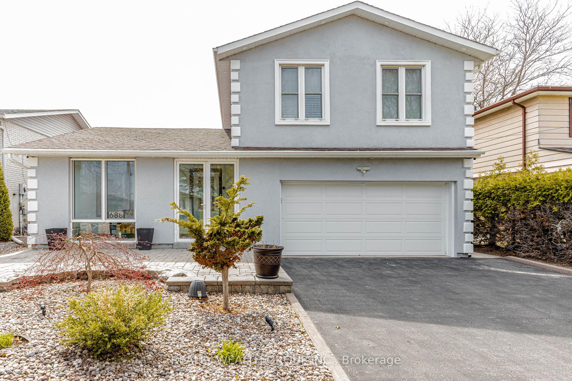Photo 2 of 688 Antigua Crescent, Oshawa, Northglen — HOMEH
