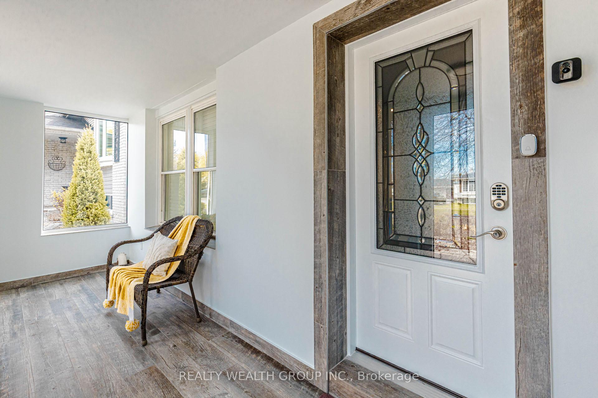 Photo 3 of 688 Antigua Crescent, Oshawa, Northglen — HOMEH