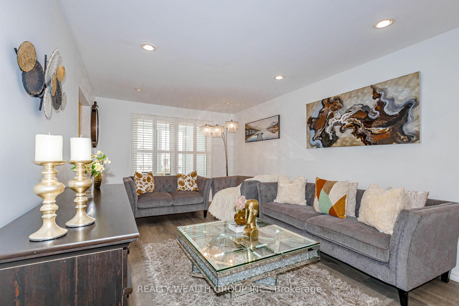 Photo 8 of 688 Antigua Crescent, Oshawa, Northglen — HOMEH