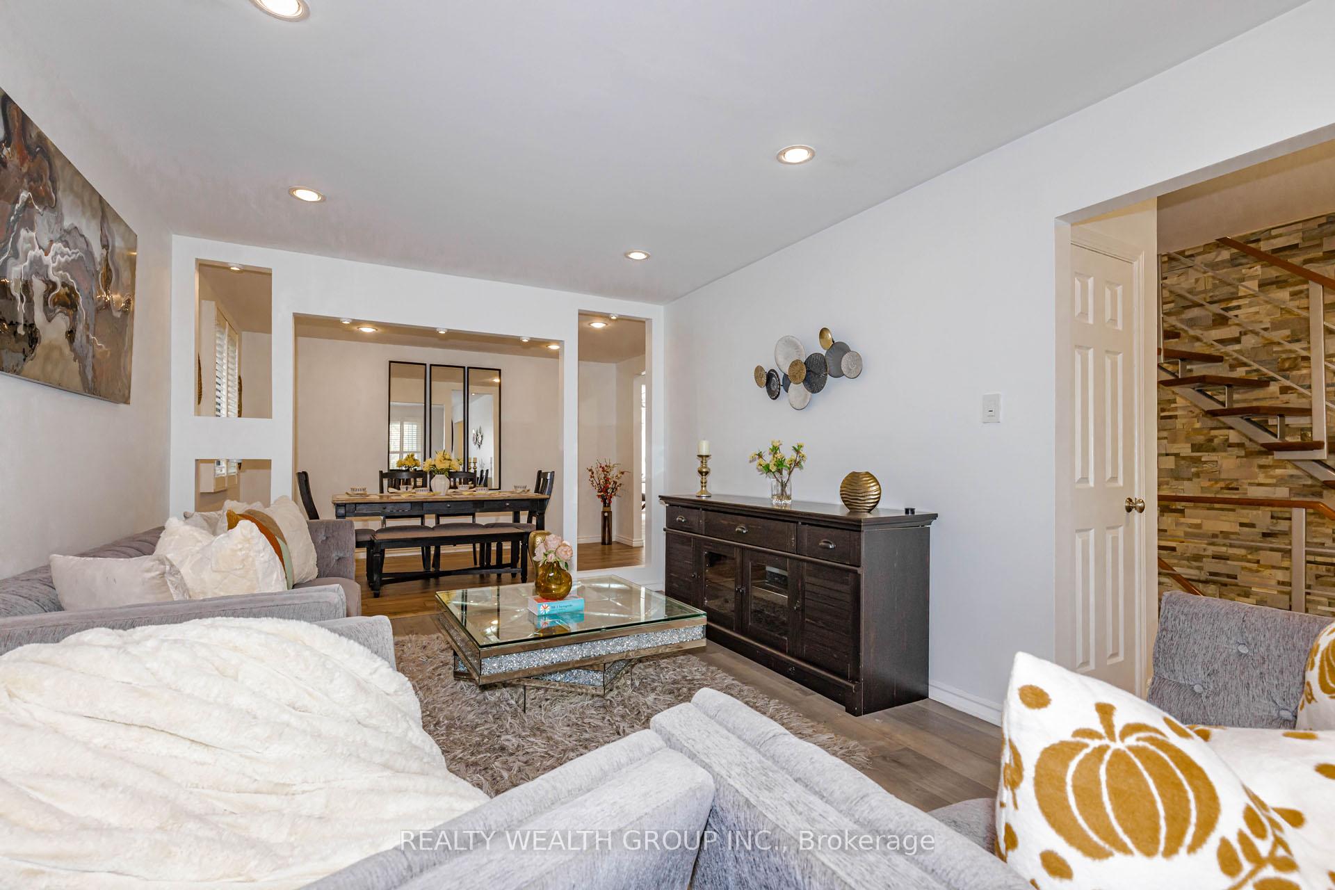 Photo 9 of 688 Antigua Crescent, Oshawa, Northglen — HOMEH