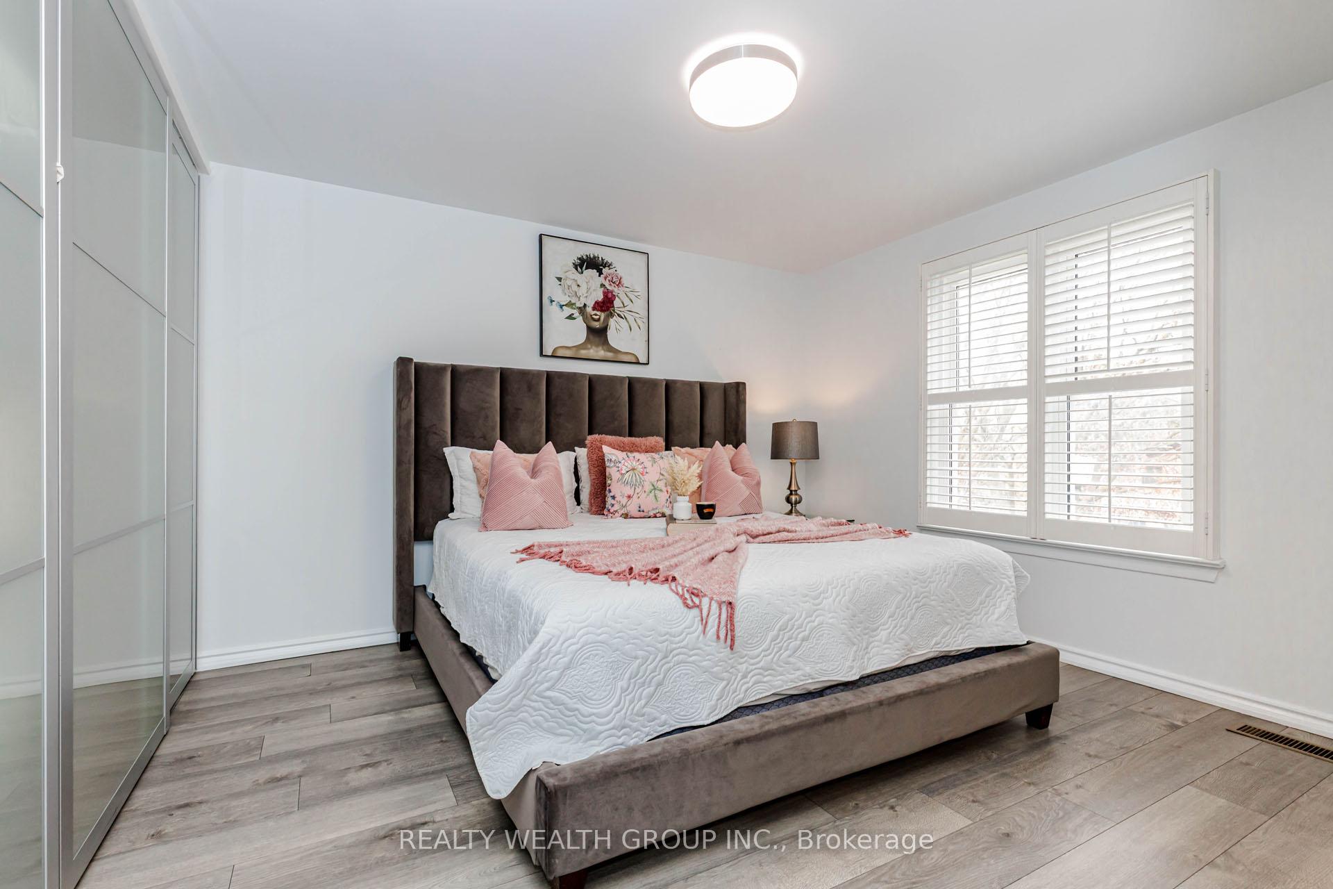 Photo 18 of 688 Antigua Crescent, Oshawa, Northglen — HOMEH