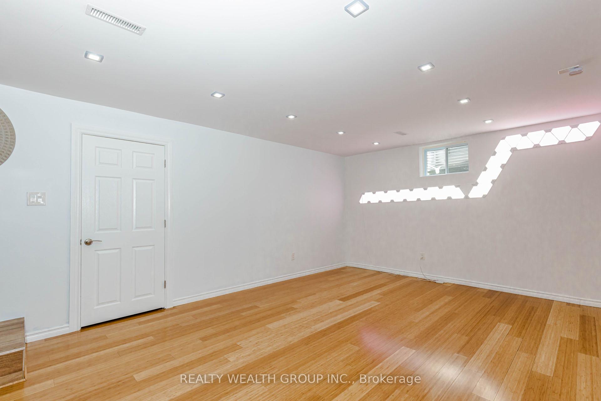 Photo 37 of 688 Antigua Crescent, Oshawa, Northglen — HOMEH