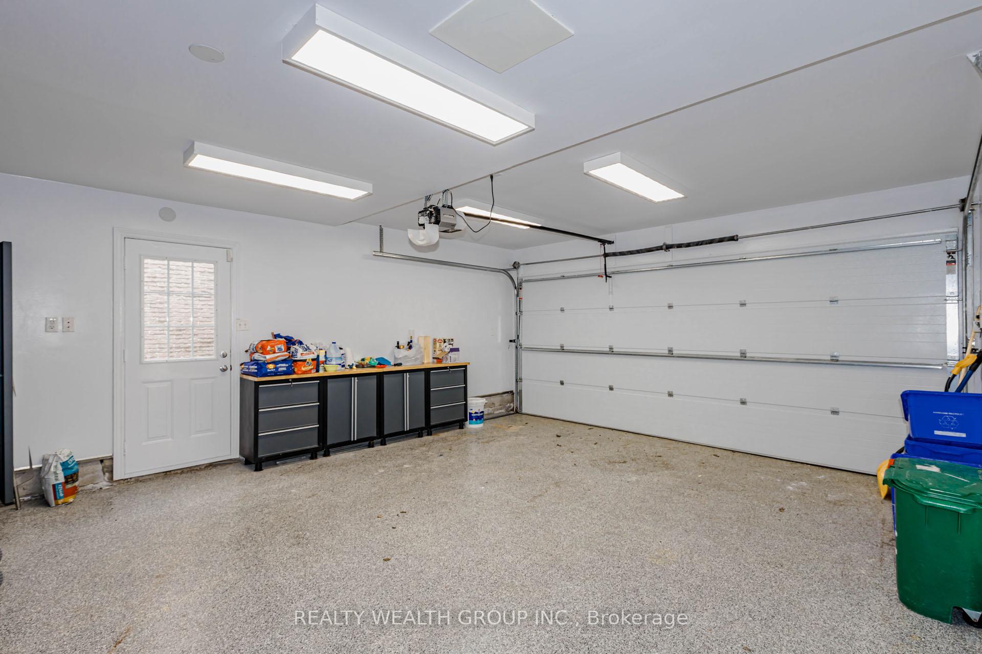Photo 43 of 688 Antigua Crescent, Oshawa, Northglen — HOMEH