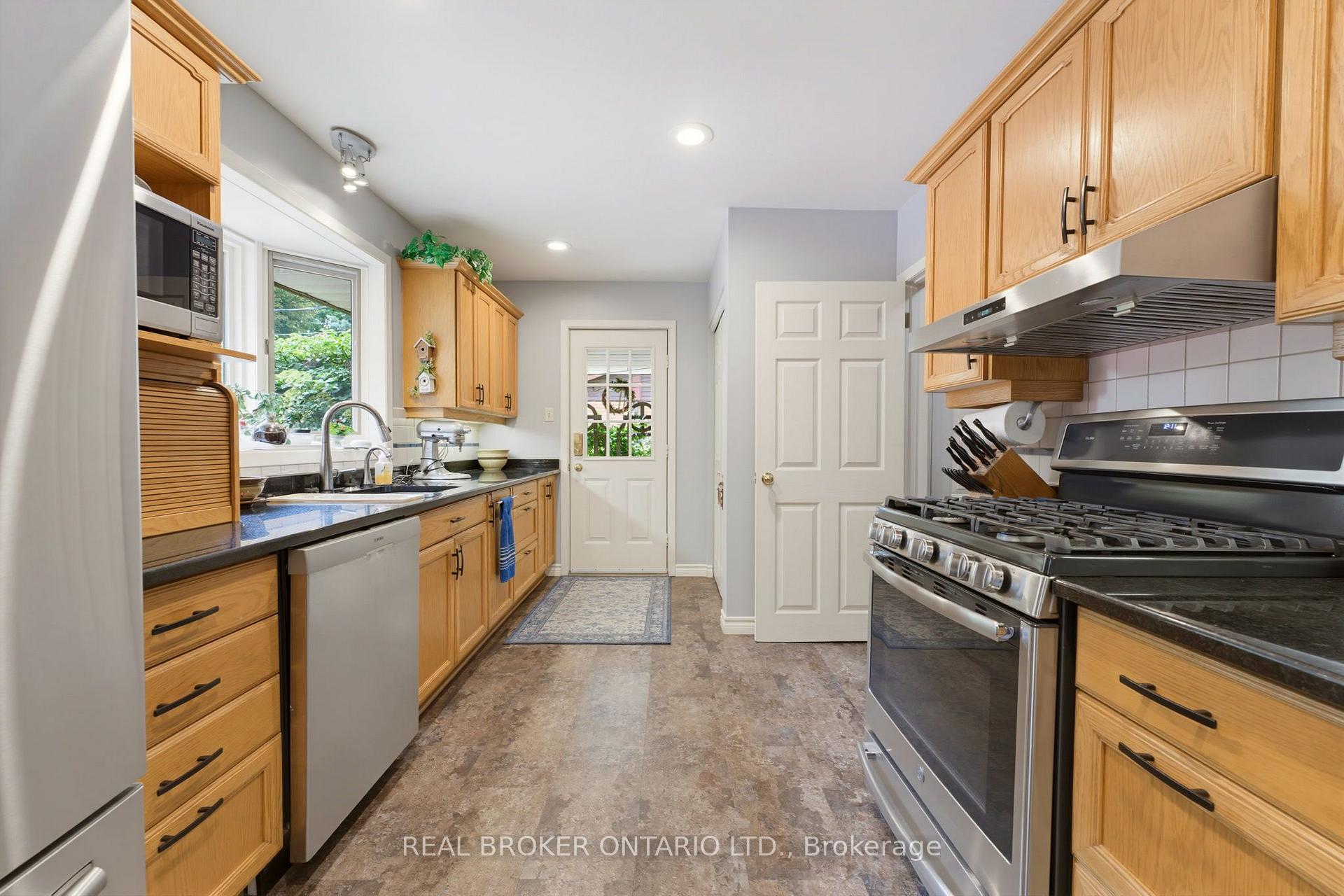 Photo 11 of 13 Bluebird Place, Woolwich, Elmira — HOMEH