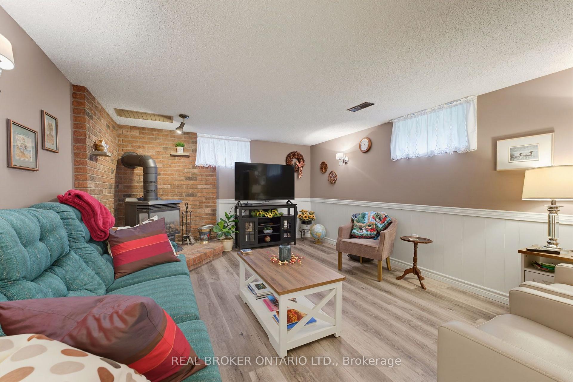 Photo 19 of 13 Bluebird Place, Woolwich, Elmira — HOMEH
