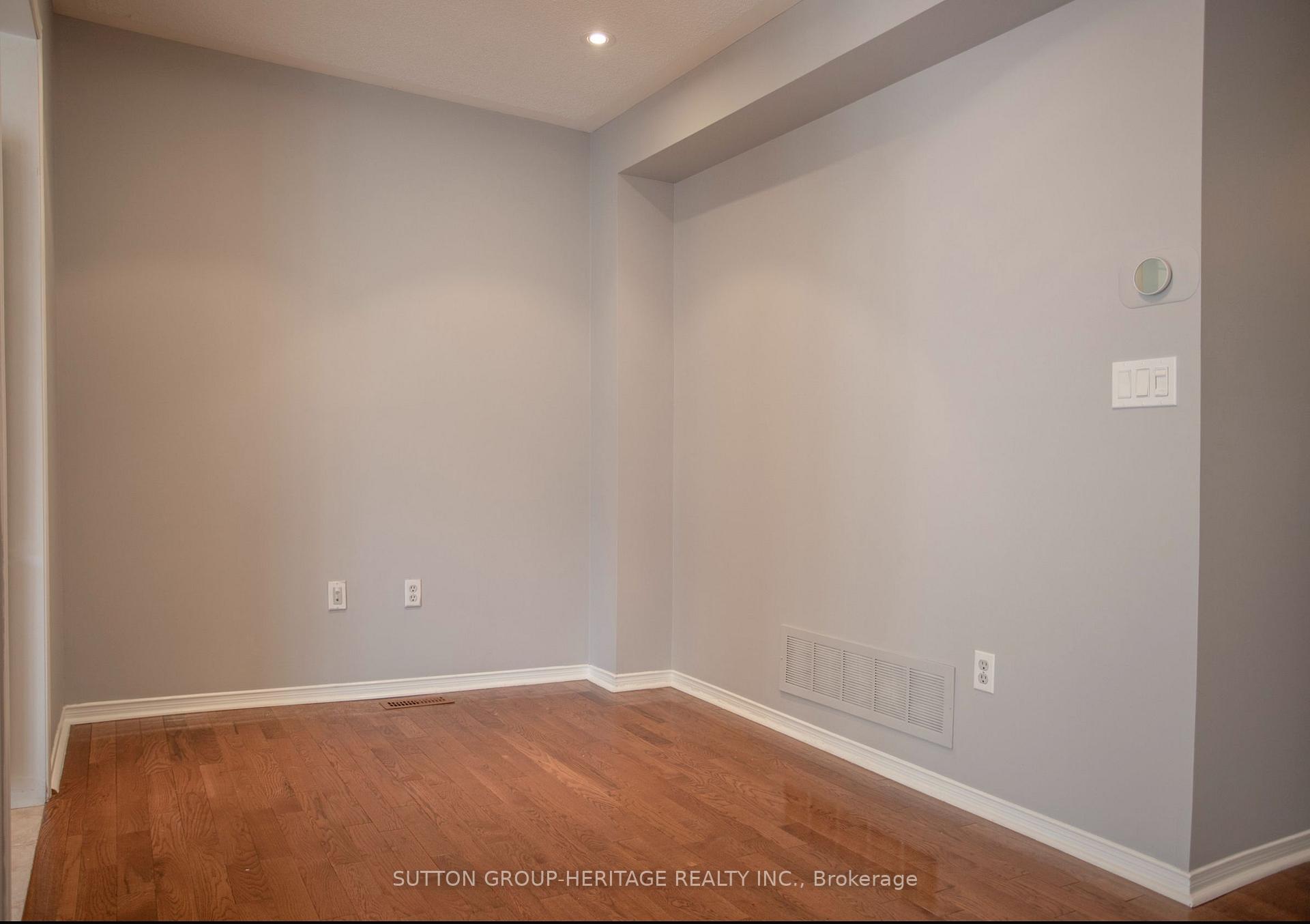 Photo 20 of 5 Davidson Street, Whitby, Williamsburg — HOMEH