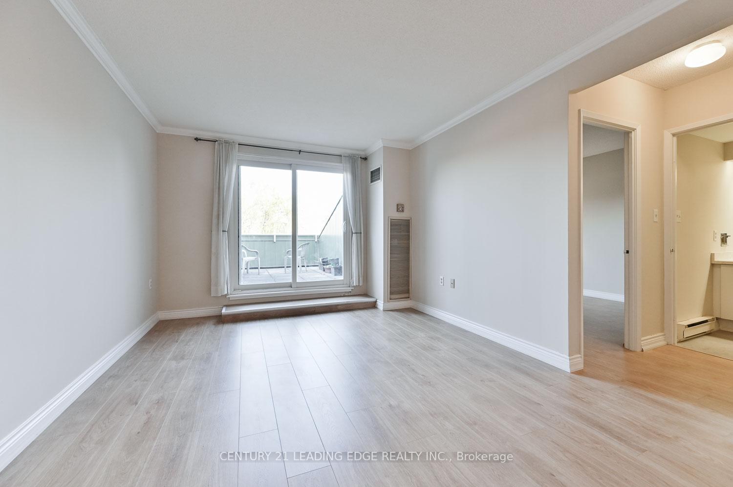 Photo 7 of Unit PH2, 100 Anna Russell Way, Markham, Unionville — HOMEH