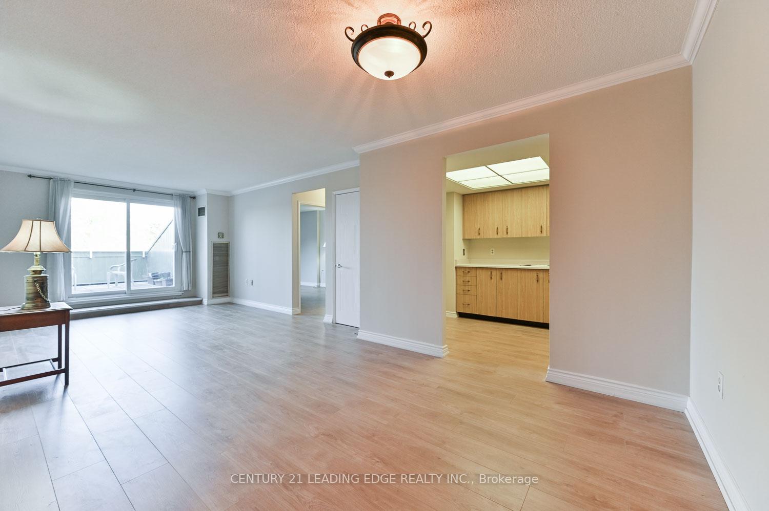 Photo 5 of Unit PH2, 100 Anna Russell Way, Markham, Unionville — HOMEH