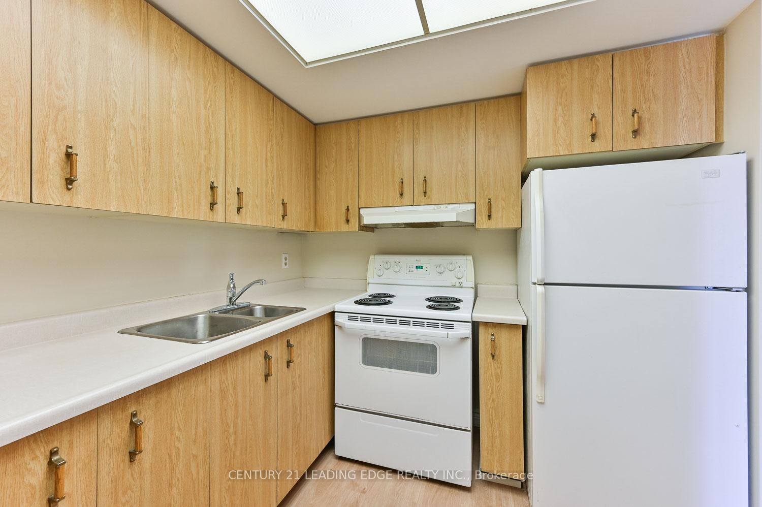 Photo 9 of Unit PH2, 100 Anna Russell Way, Markham, Unionville — HOMEH