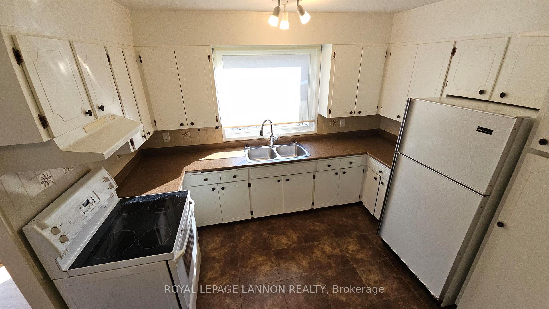 Photo 13 of 116 Ruttan Street, Thunder Bay, Shuniah — HOMEH