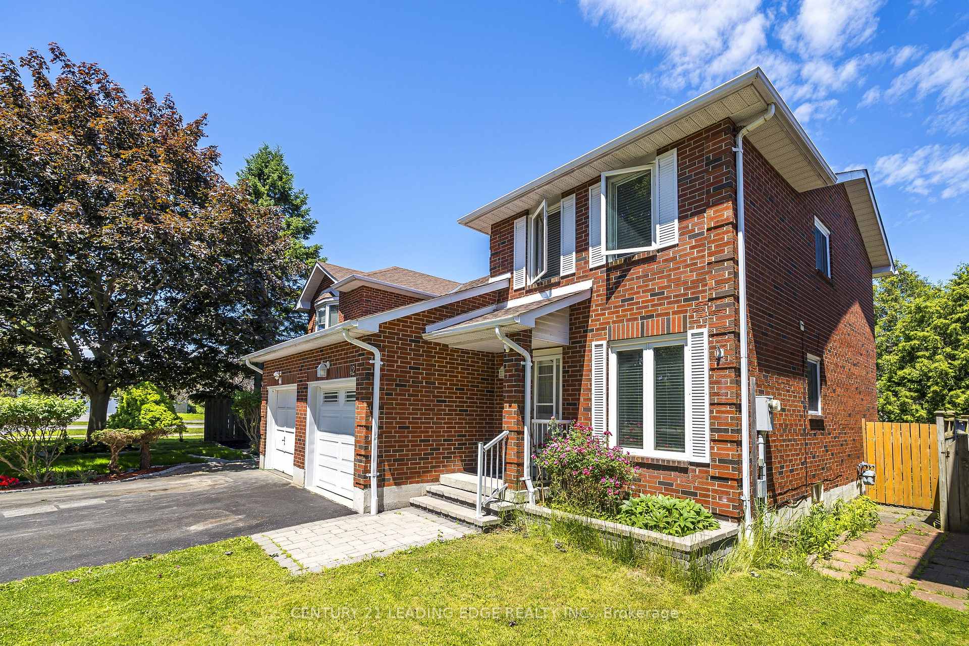 Photo 2 of 42 Hewitt Crescent, Ajax, South East — HOMEH
