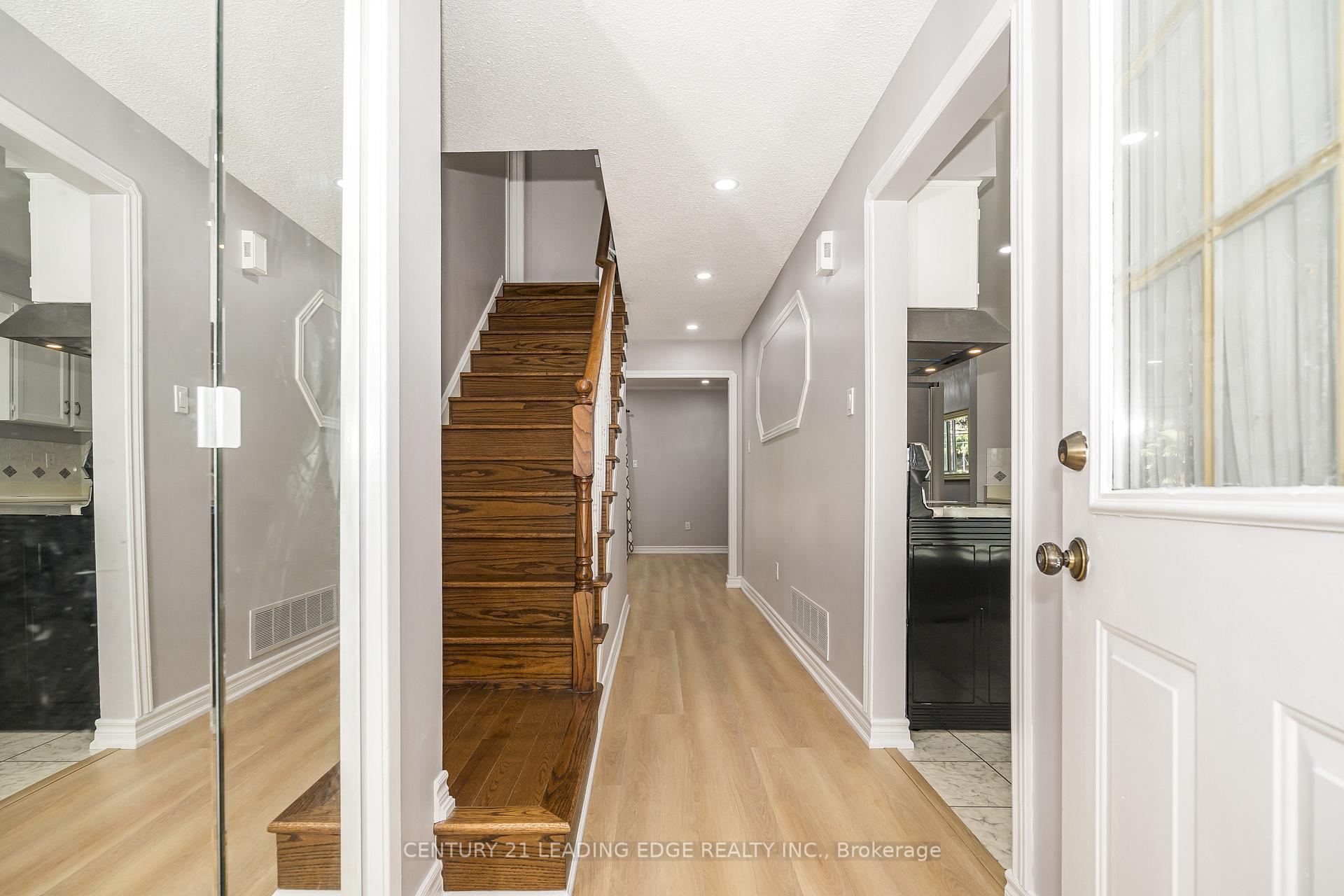 Photo 4 of 42 Hewitt Crescent, Ajax, South East — HOMEH