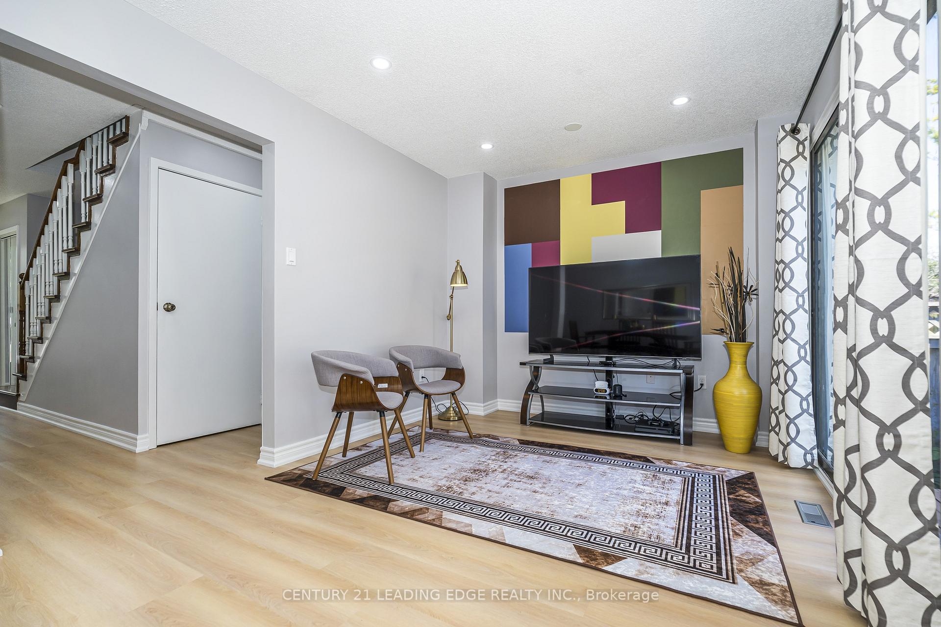 Photo 5 of 42 Hewitt Crescent, Ajax, South East — HOMEH