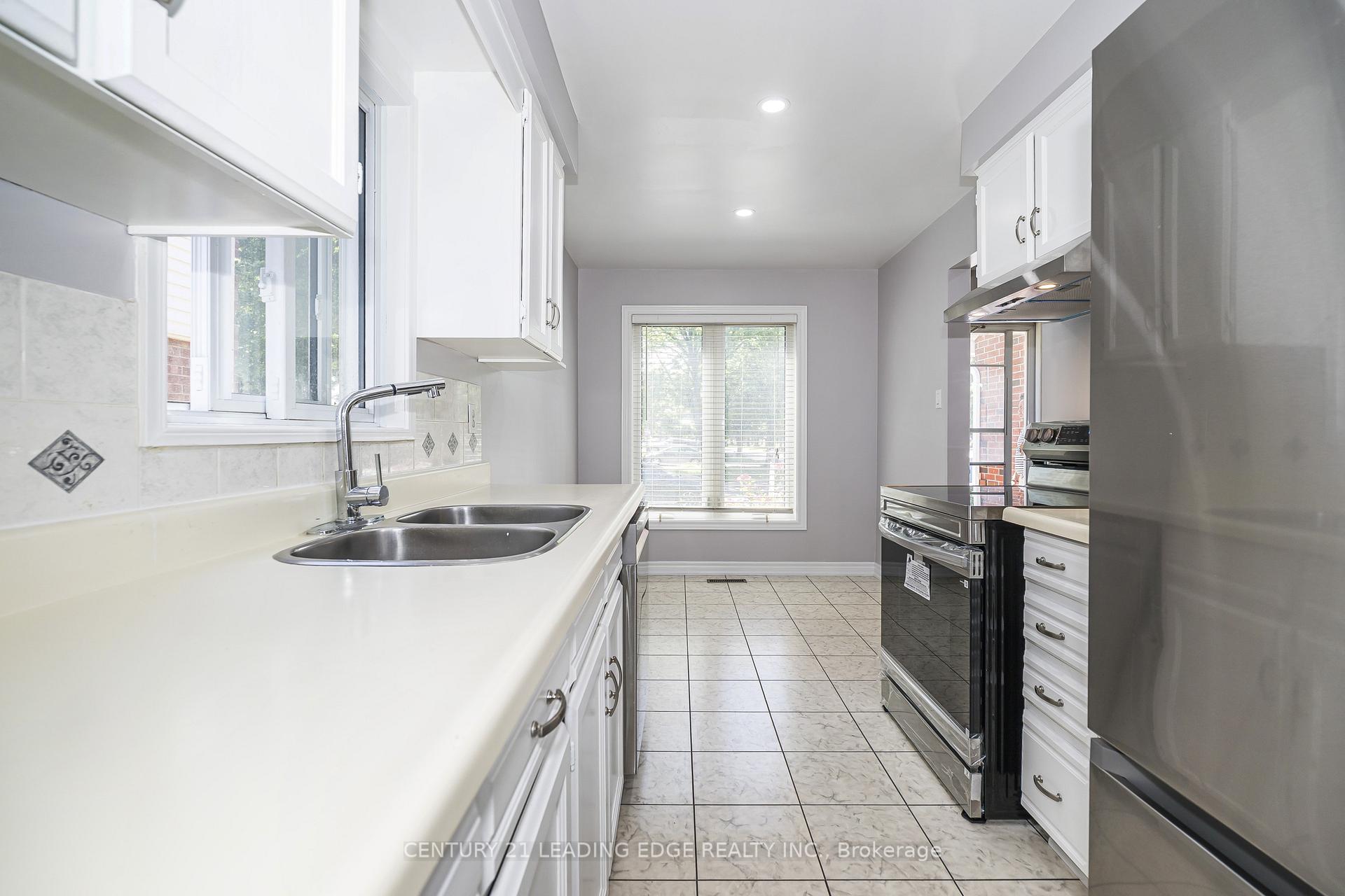 Photo 12 of 42 Hewitt Crescent, Ajax, South East — HOMEH