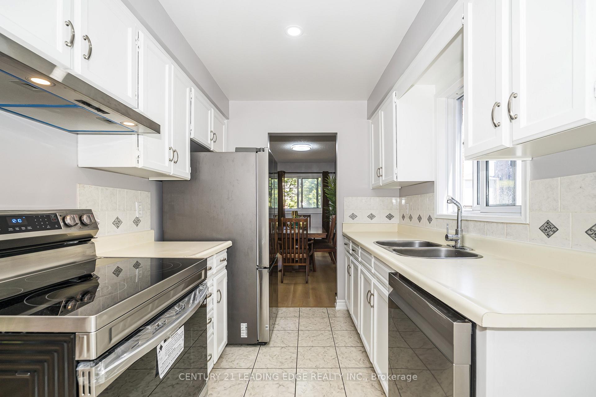 Photo 16 of 42 Hewitt Crescent, Ajax, South East — HOMEH