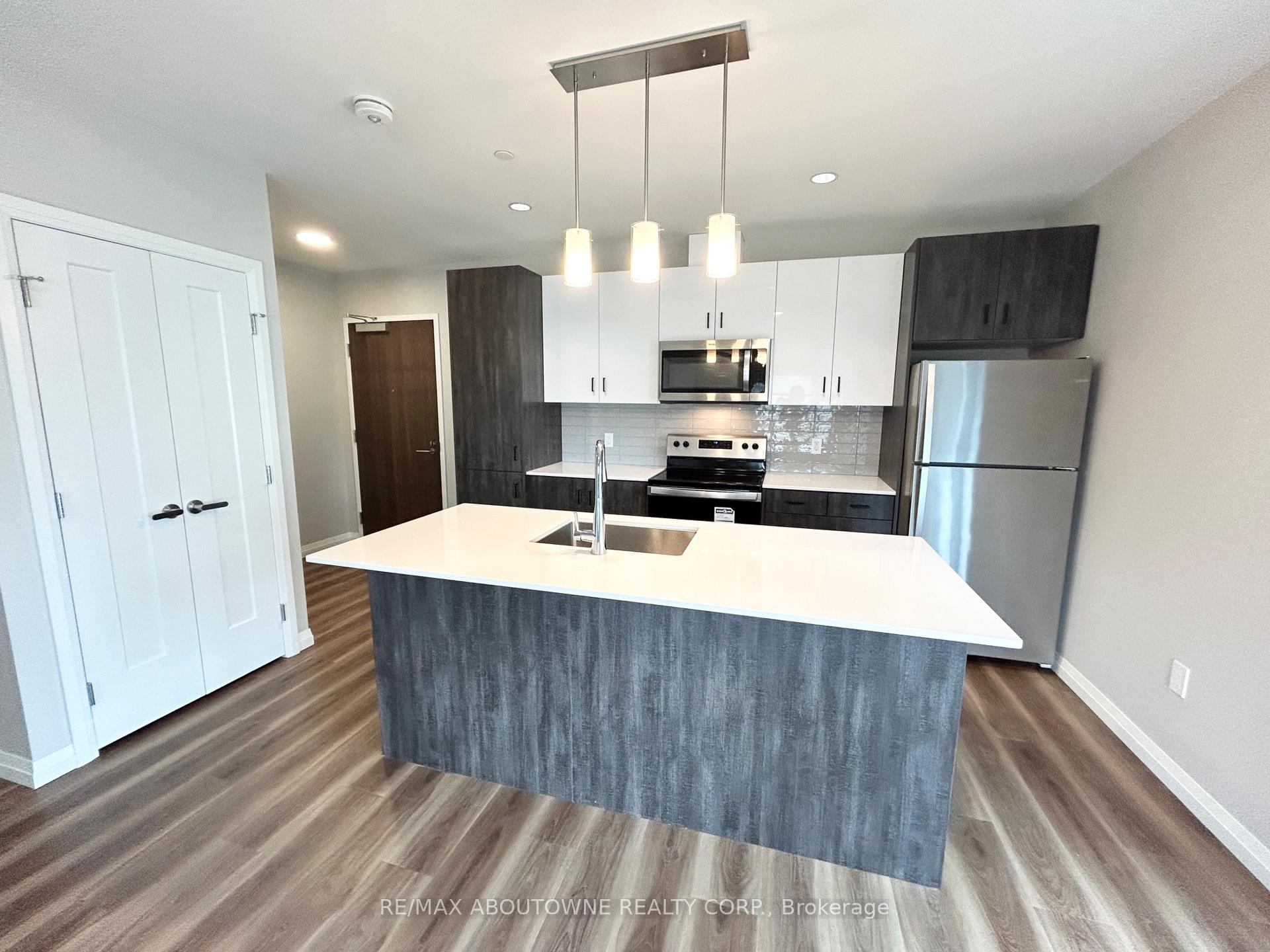 Photo 3 of Unit 117, 28 Westhill Drive, Waterloo, Westvale — HOMEH