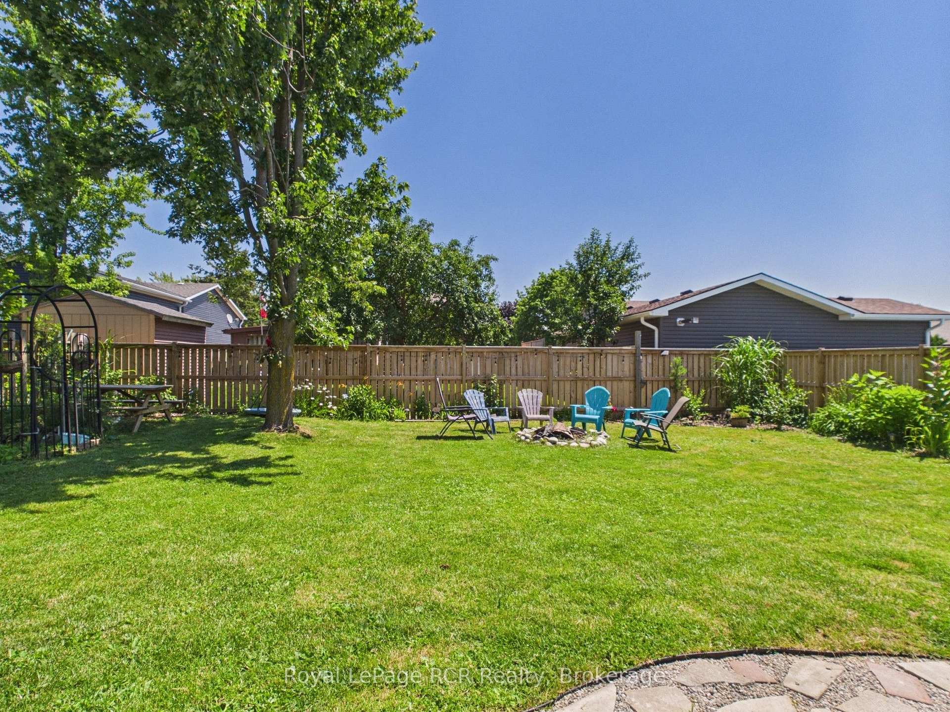 Photo 3 of 892 Brownell Drive, Kincardine — HOMEH