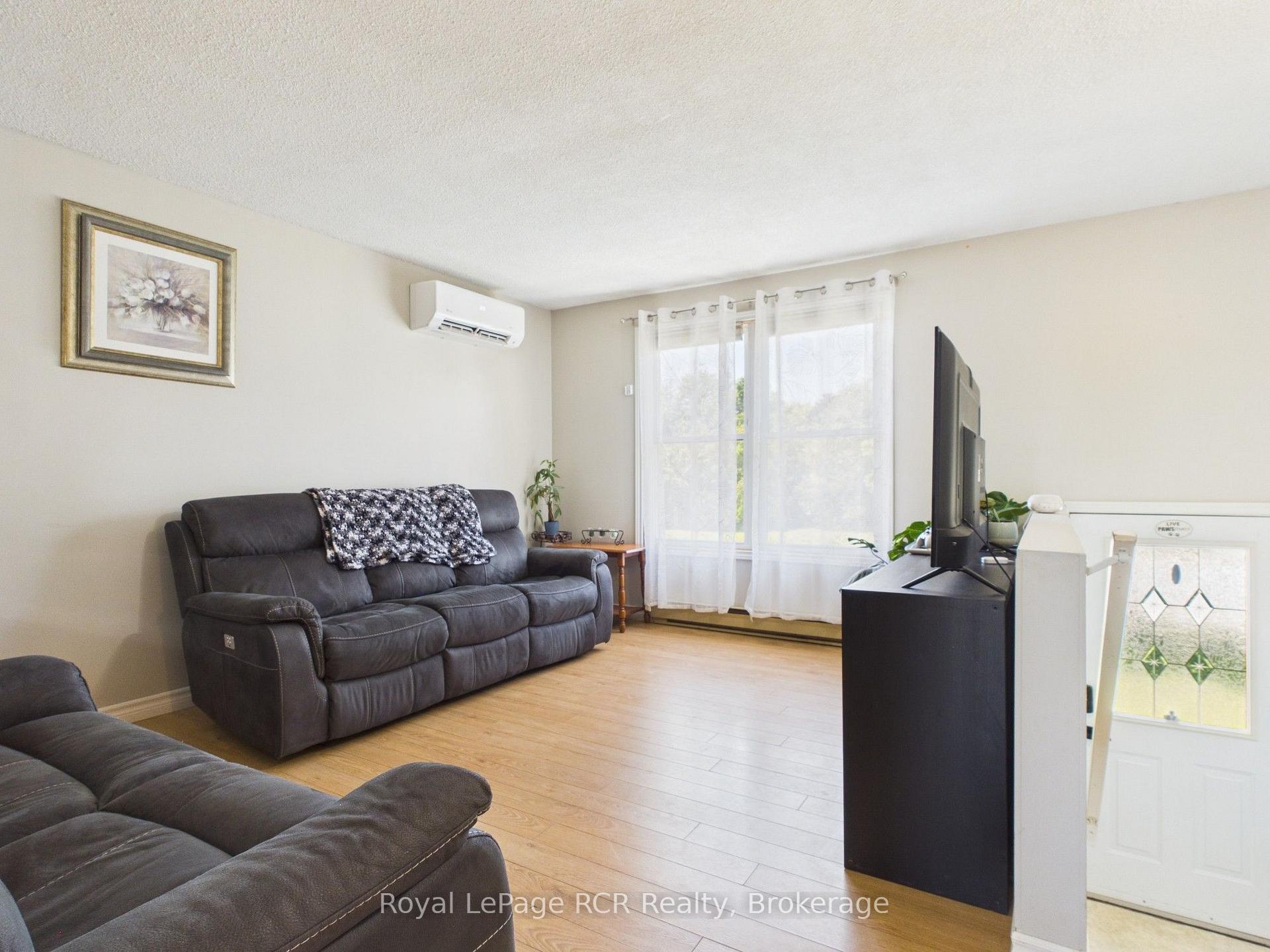 Photo 5 of 892 Brownell Drive, Kincardine — HOMEH