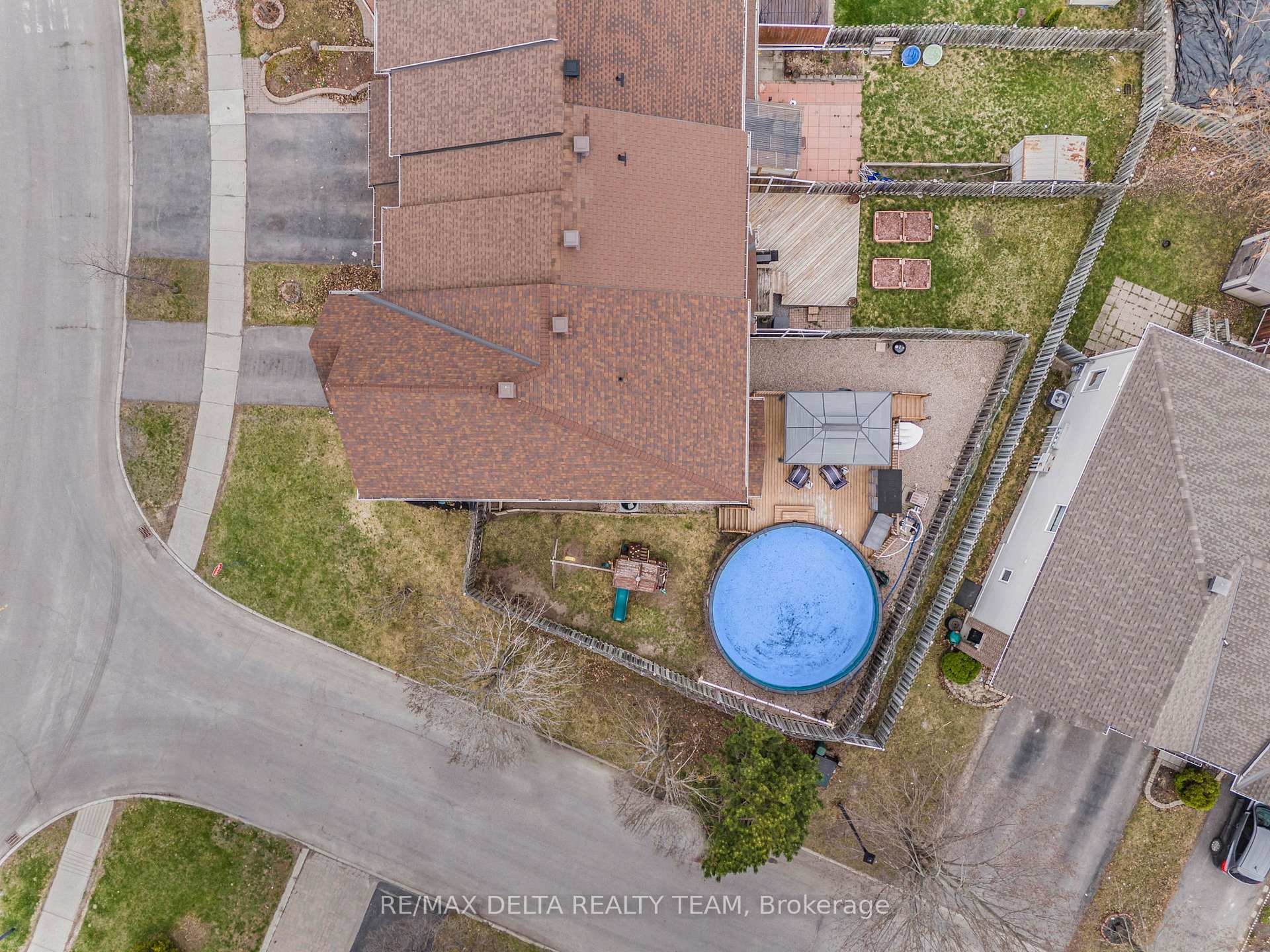 Photo 2 of 540 Chardonnay Drive, Ottawa, Avalon East — HOMEH