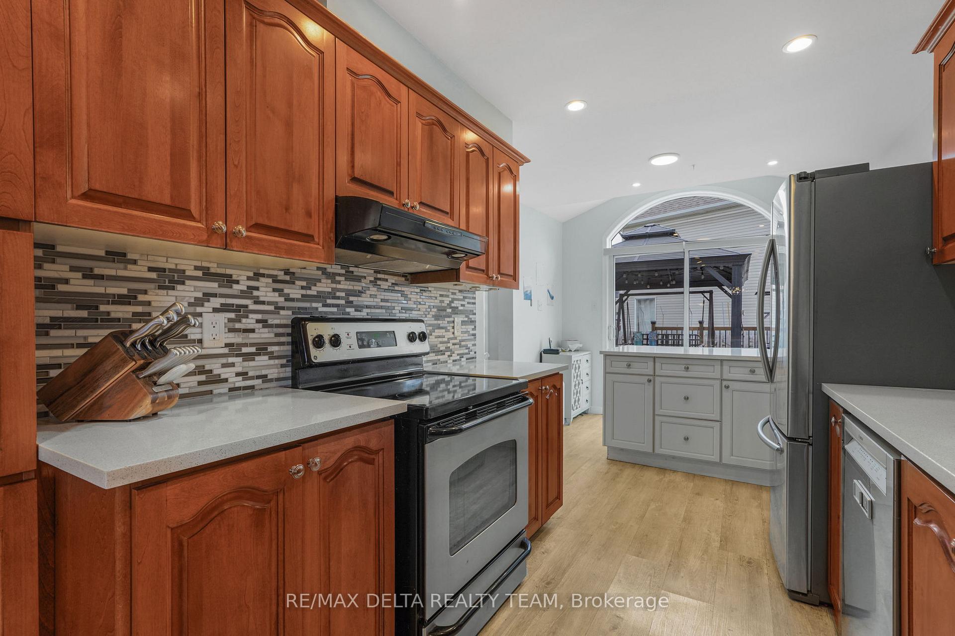 Photo 14 of 540 Chardonnay Drive, Ottawa, Avalon East — HOMEH