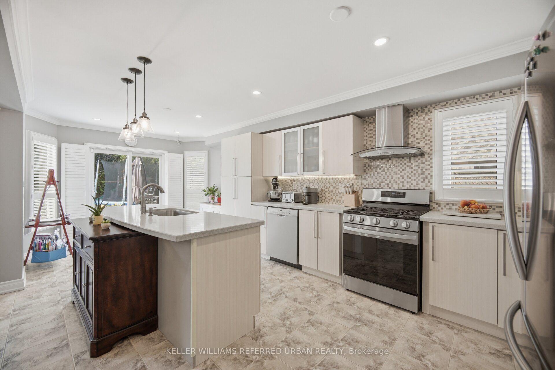 Photo 15 of 46 Lipton Crescent, Whitby, Pringle Creek — HOMEH