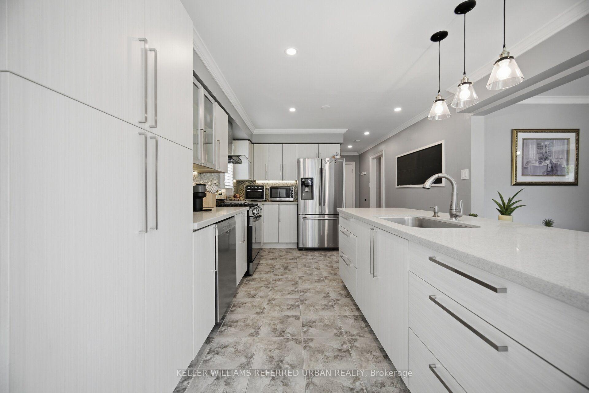 Photo 16 of 46 Lipton Crescent, Whitby, Pringle Creek — HOMEH